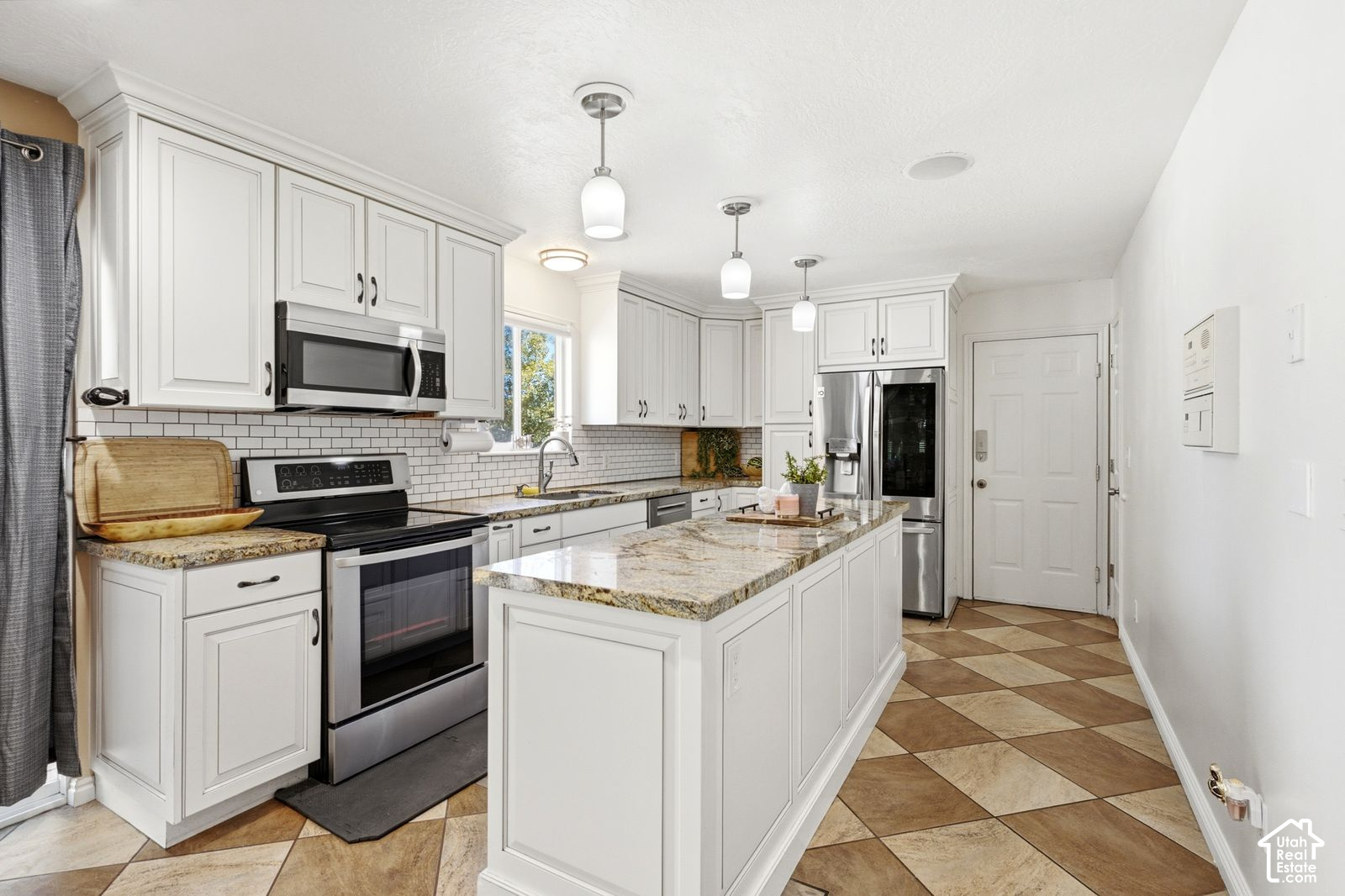 main property photo 6