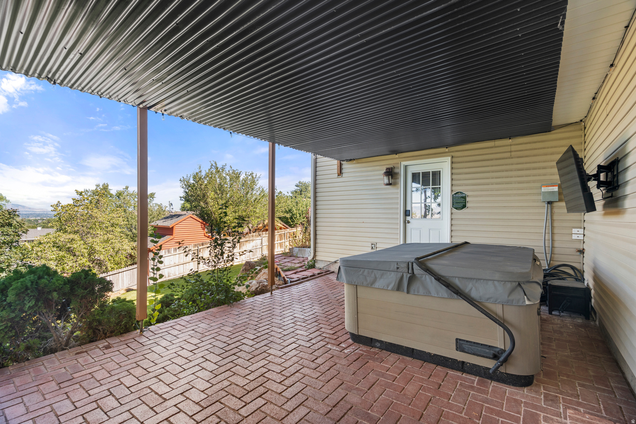 main property photo 36