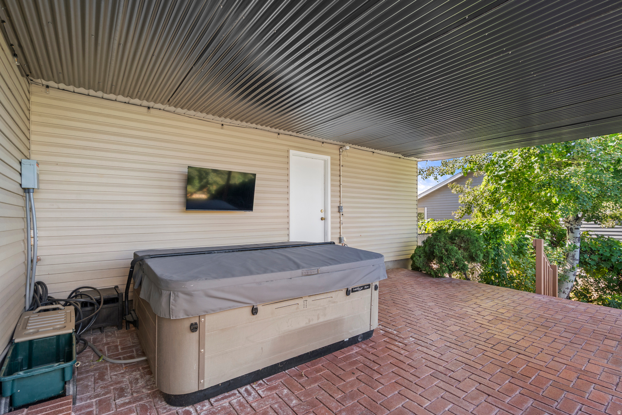 main property photo 37