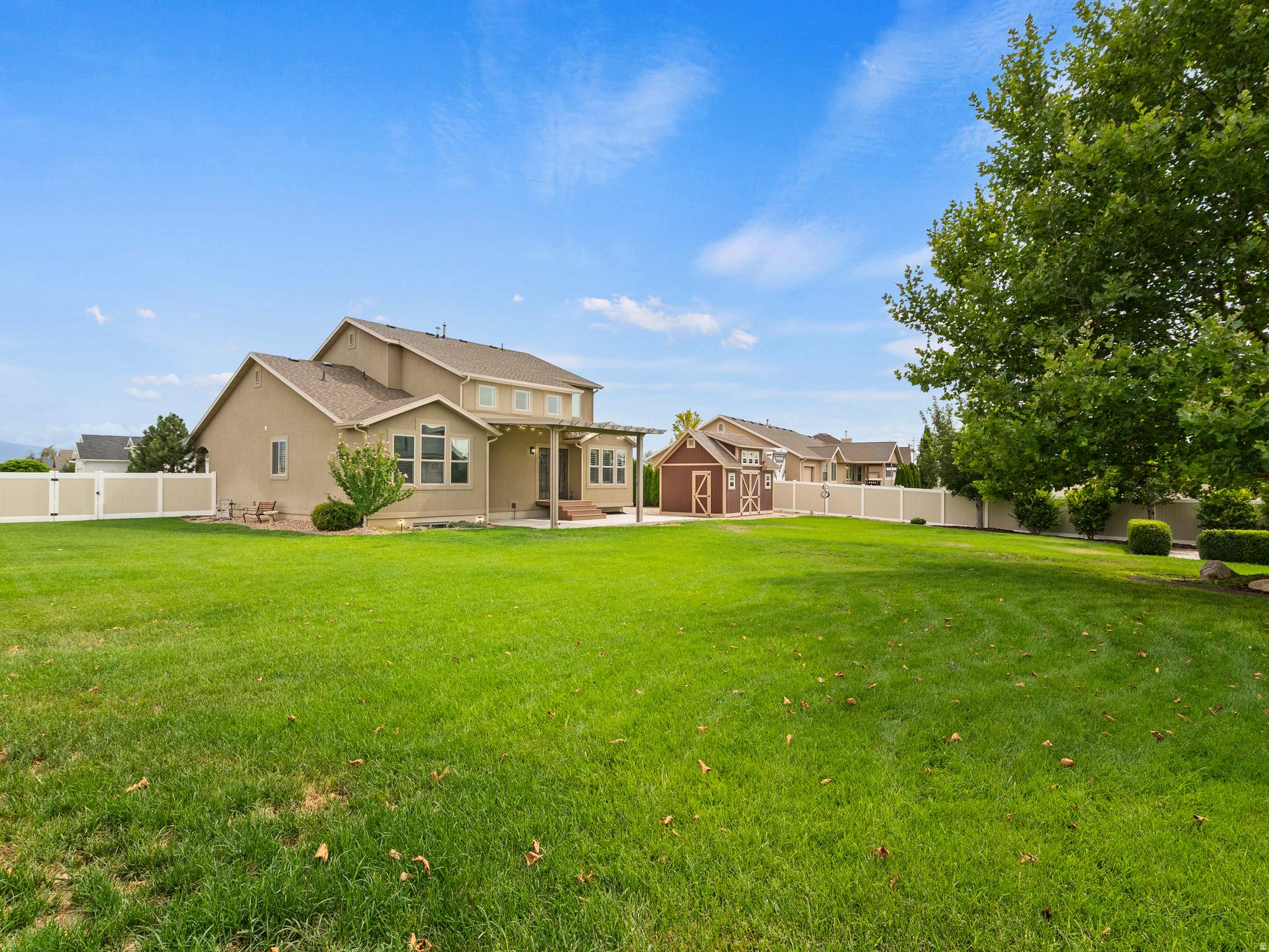 main property photo 18