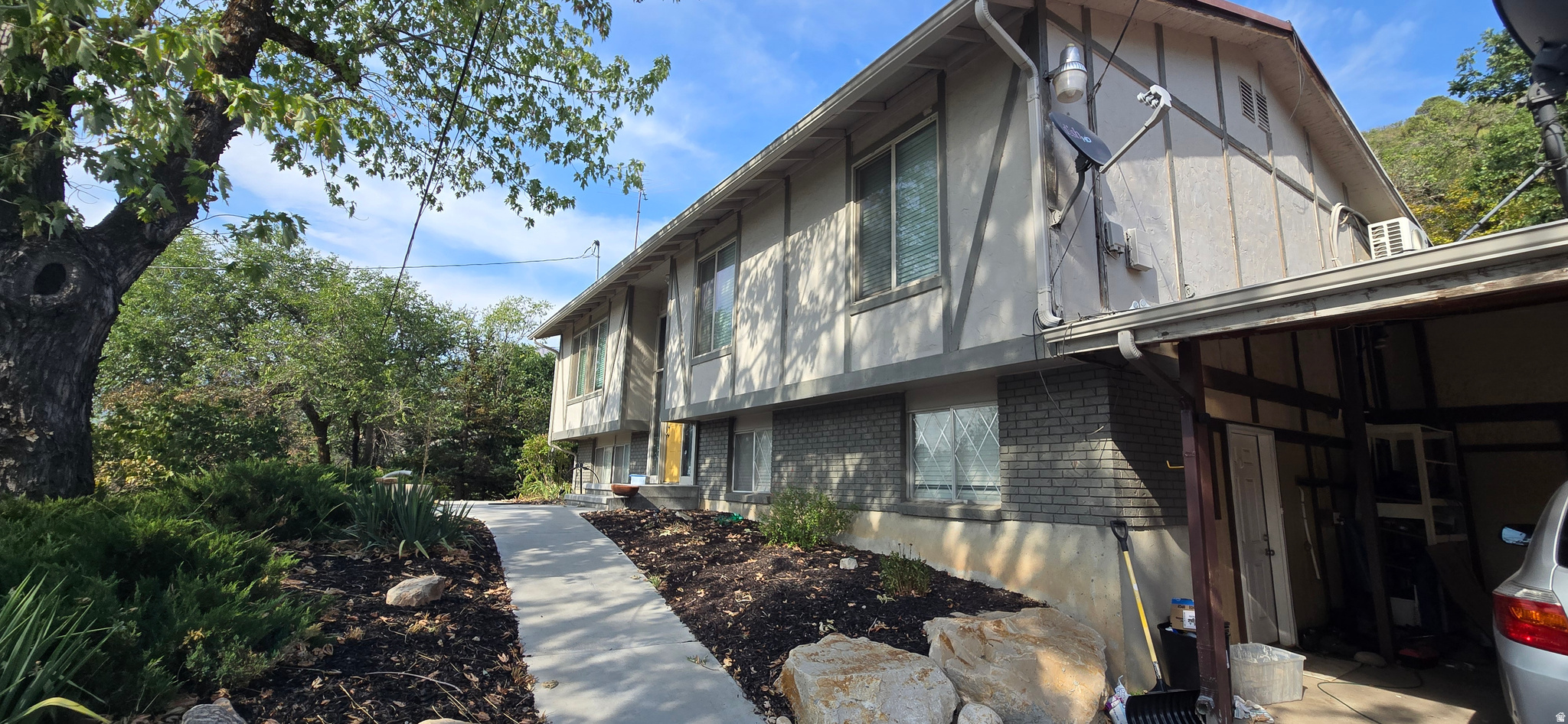 main property photo 0
