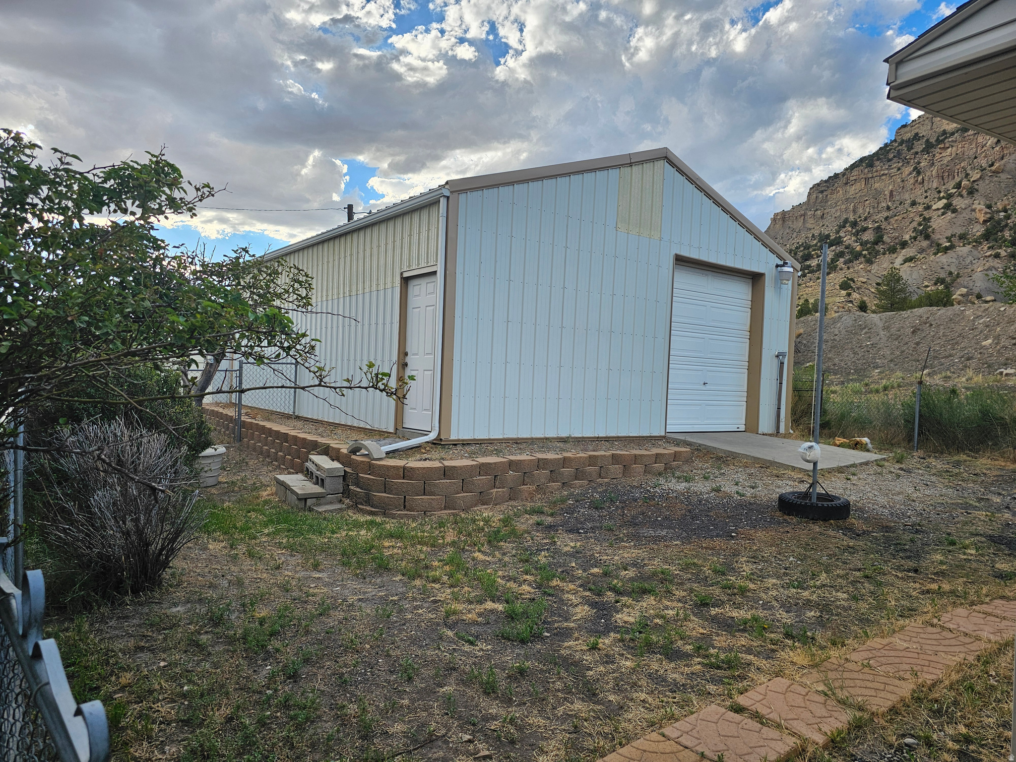 main property photo 28