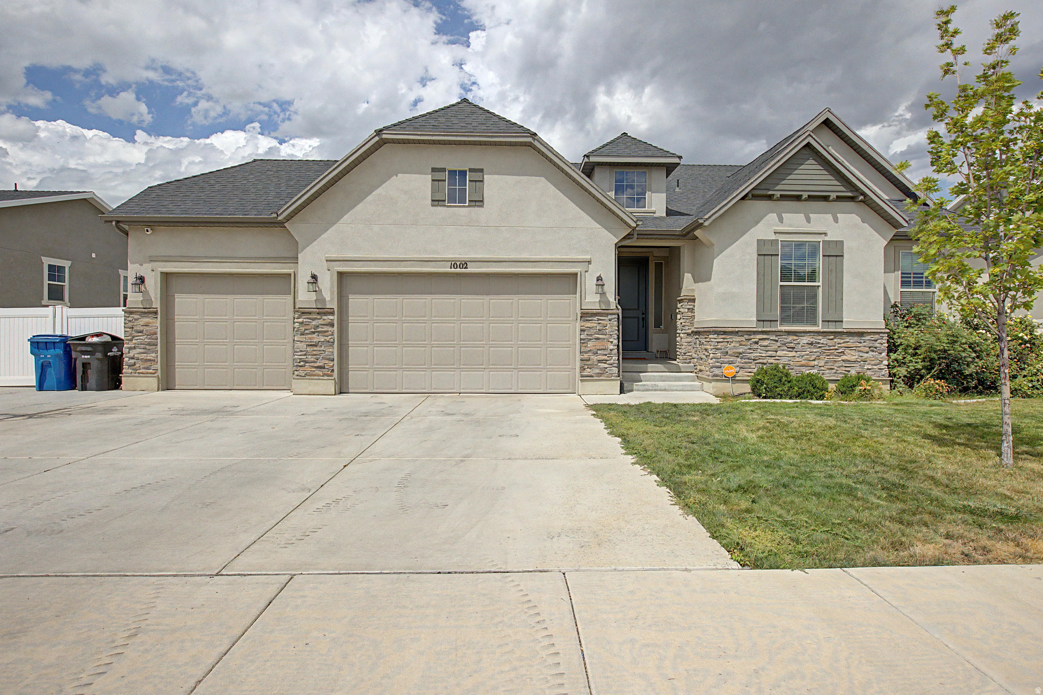 main property photo 0