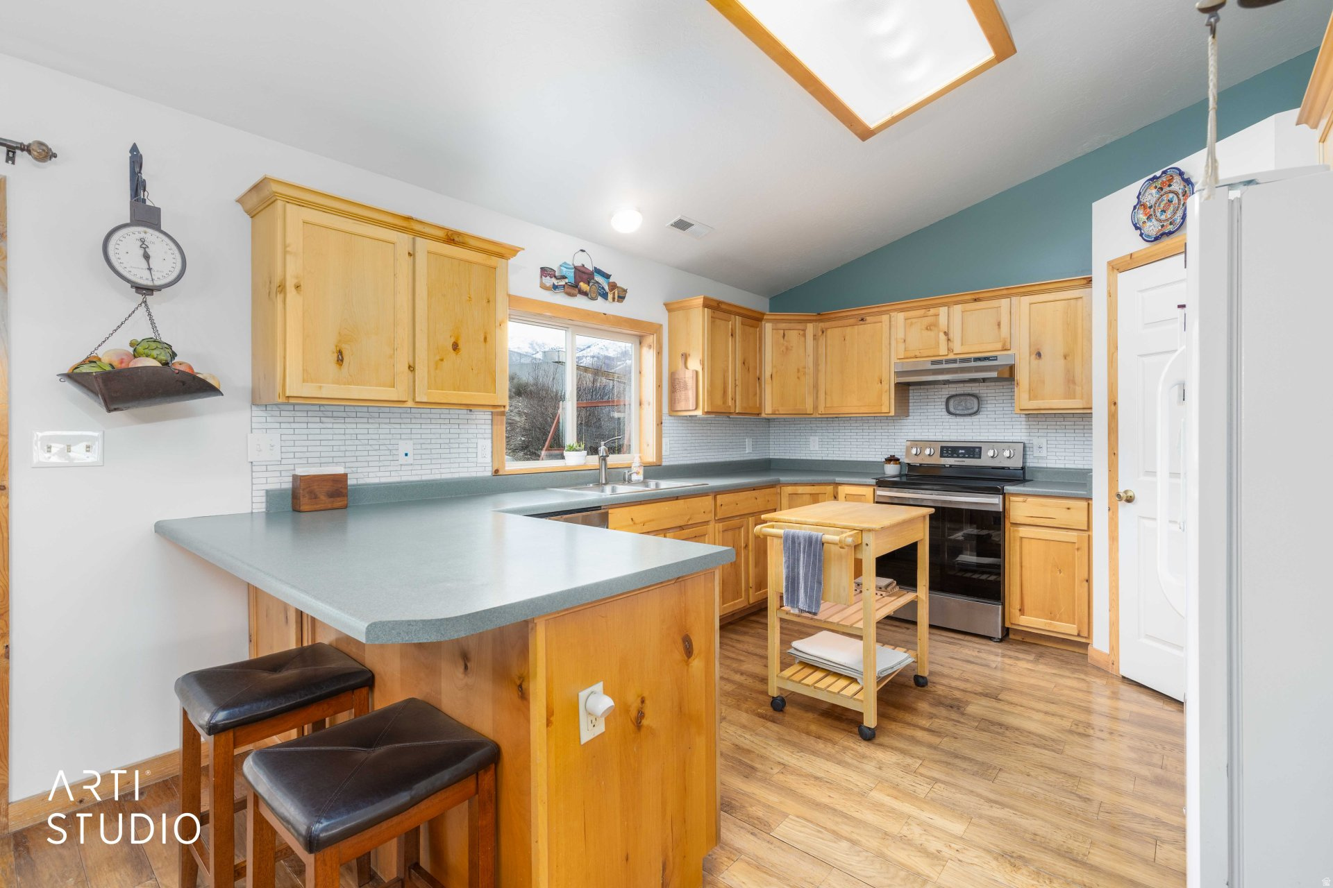 main property photo 12