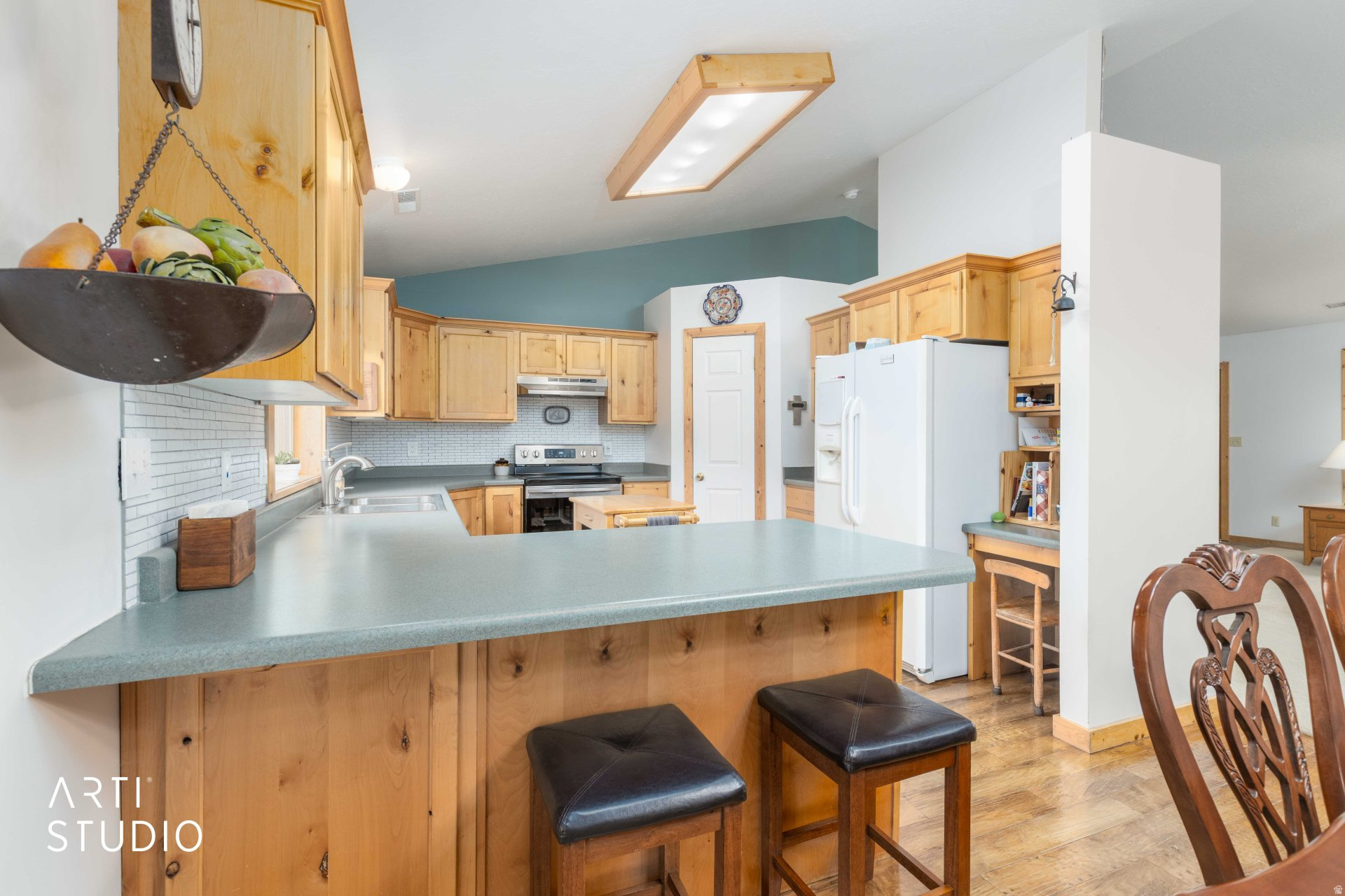 main property photo 13