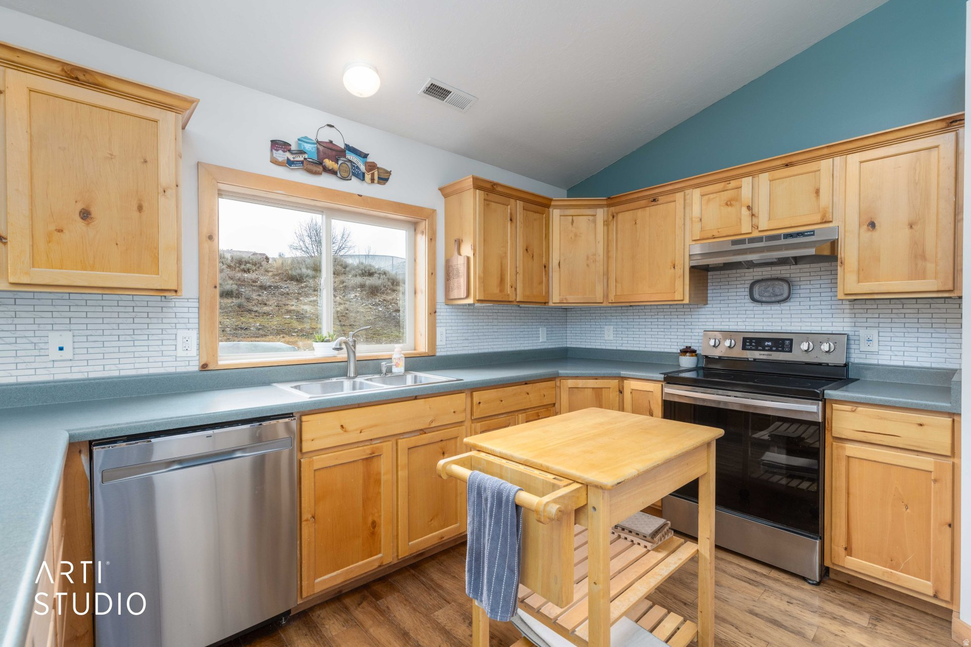 main property photo 14