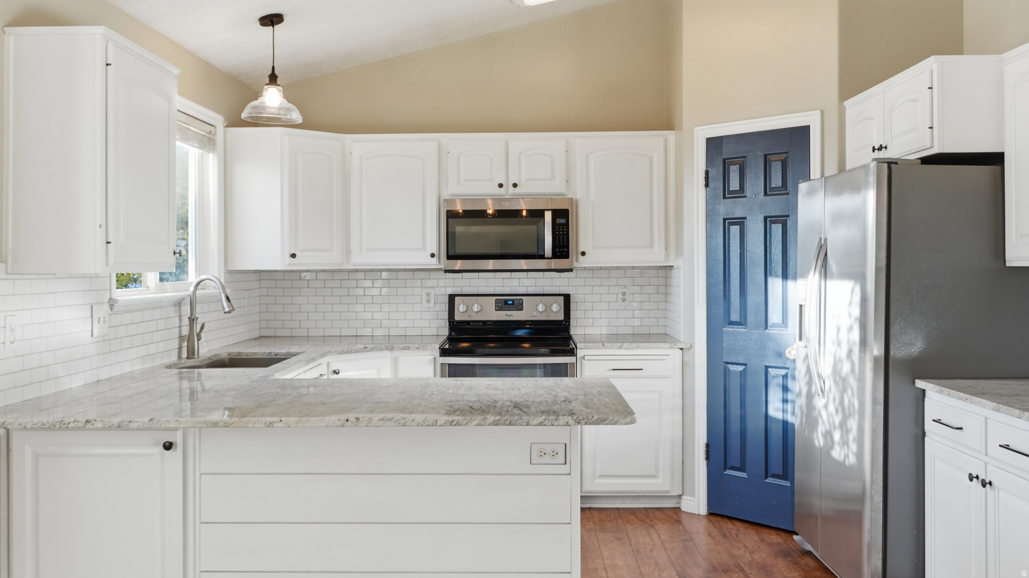 main property photo 10