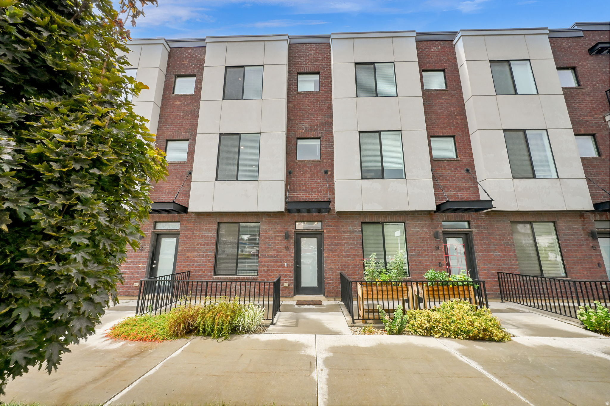 main property photo 0