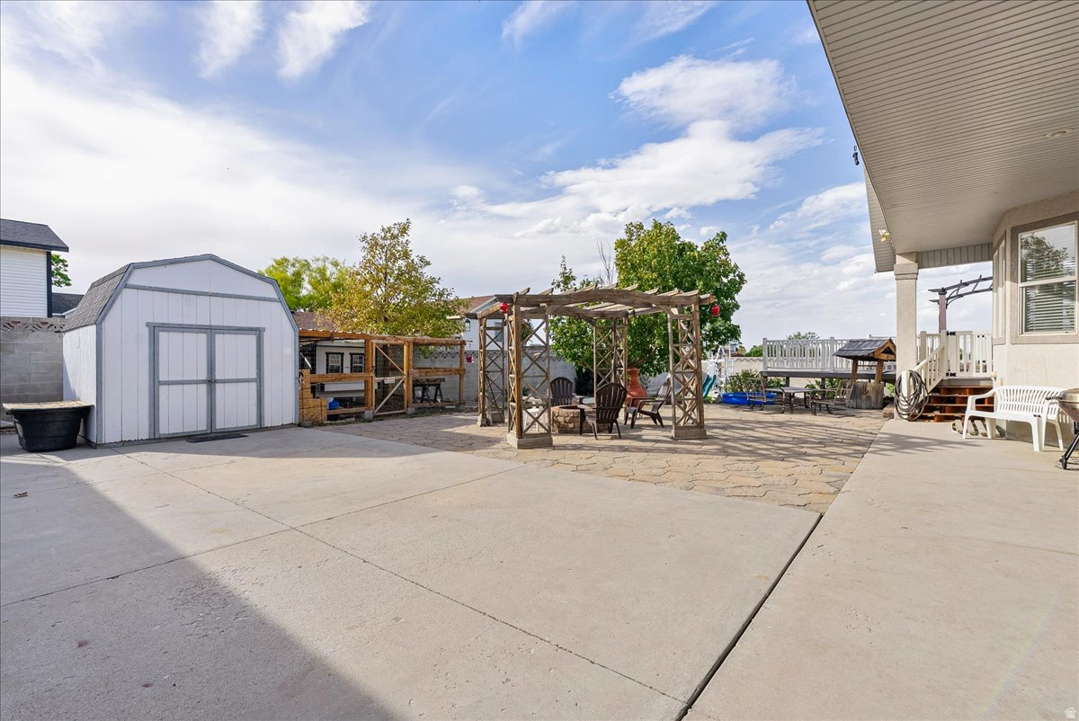 main property photo 41