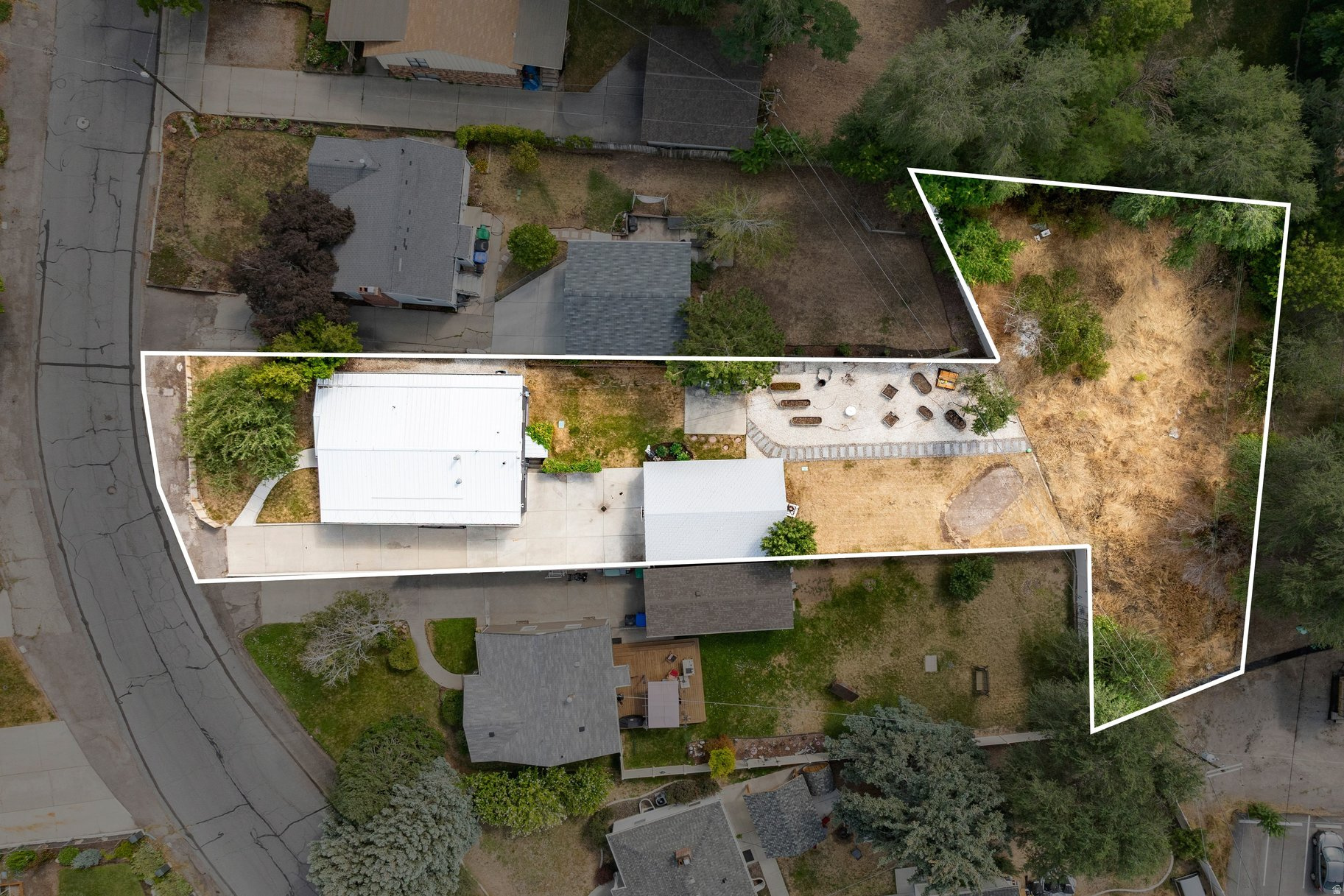 main property photo 5