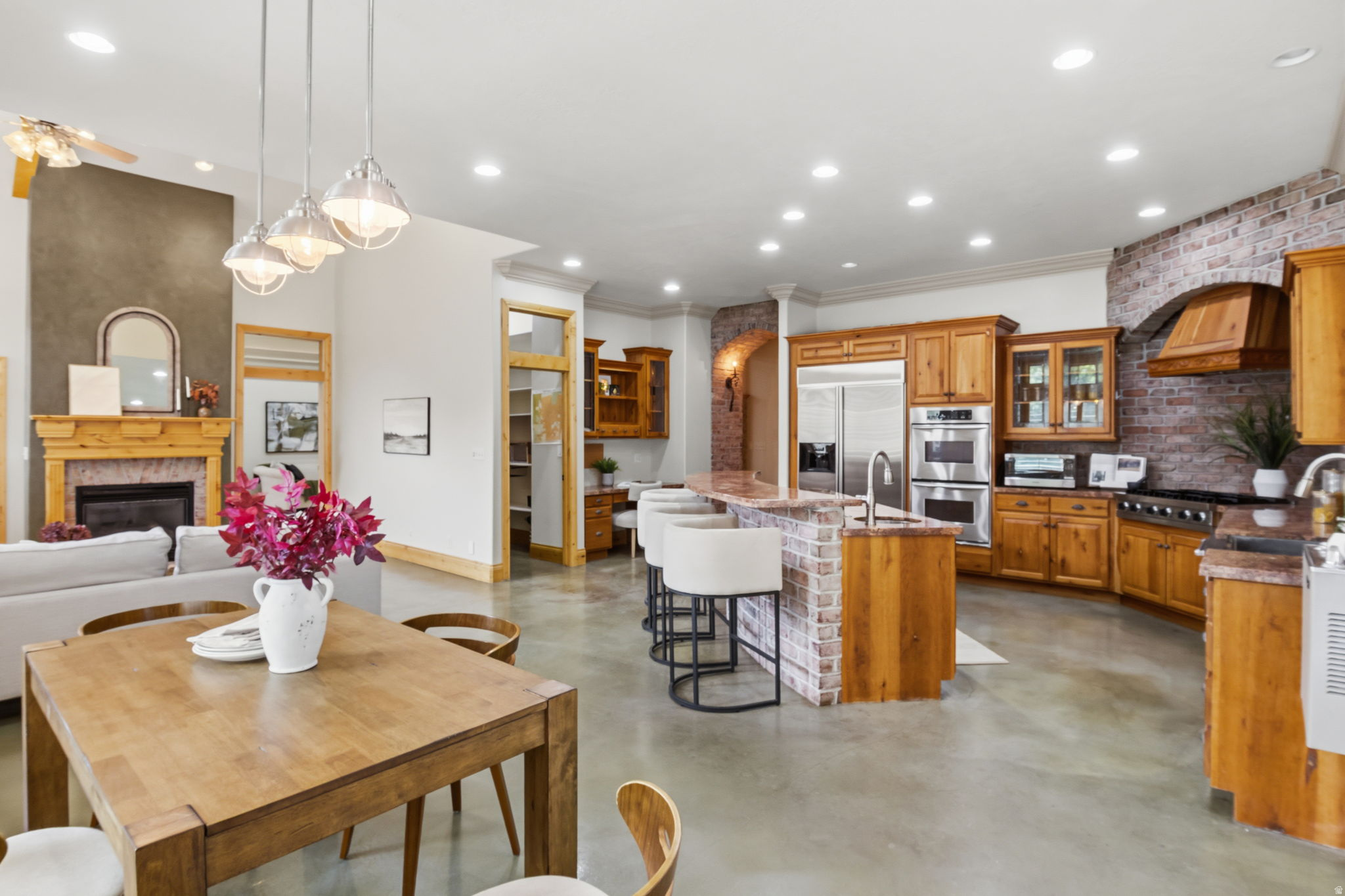 main property photo 18