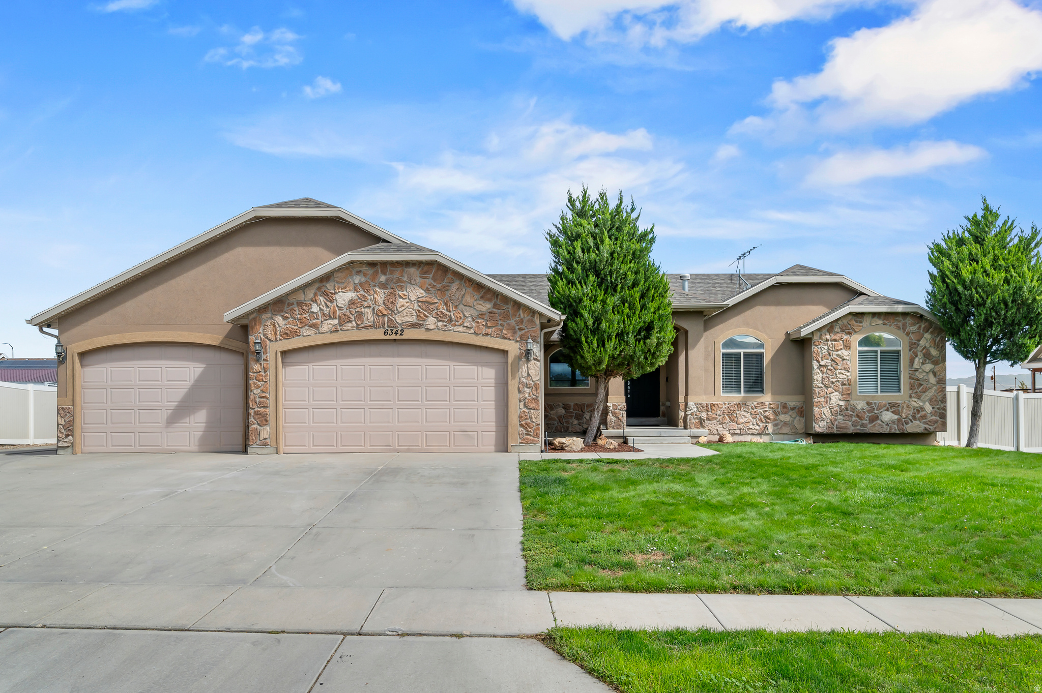 main property photo 0