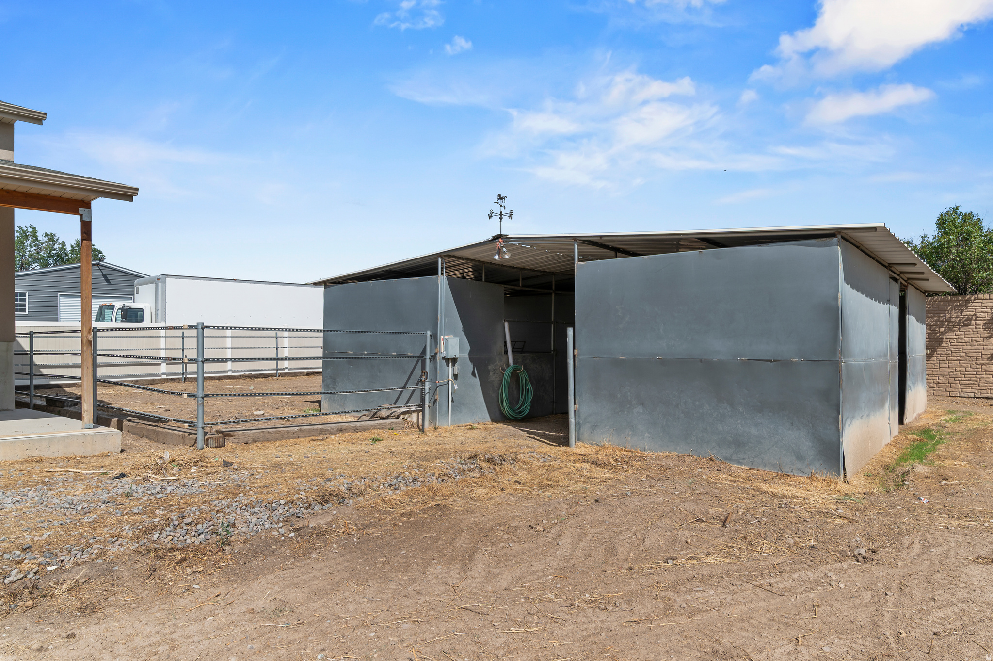 main property photo 40