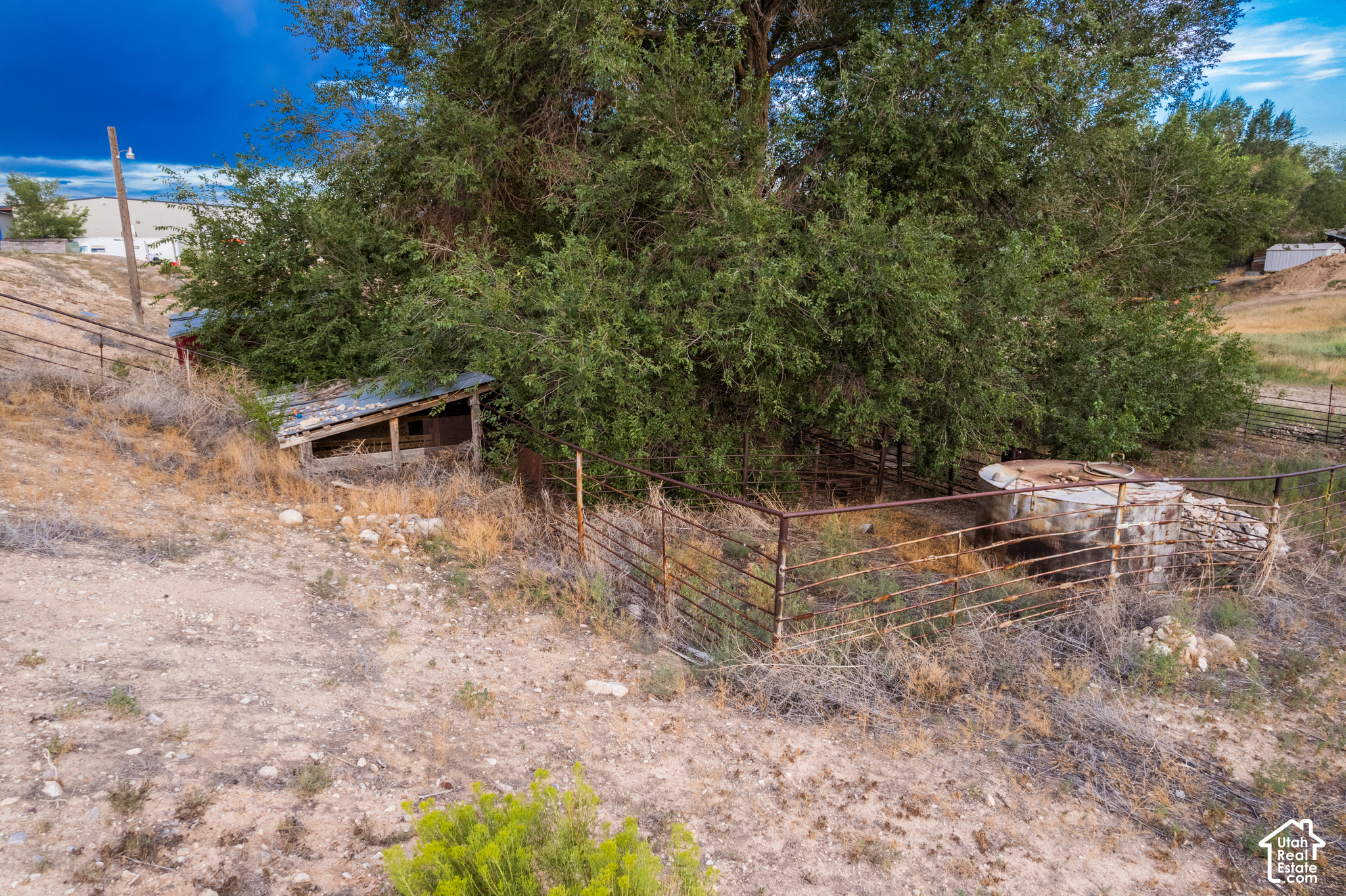 main property photo 29