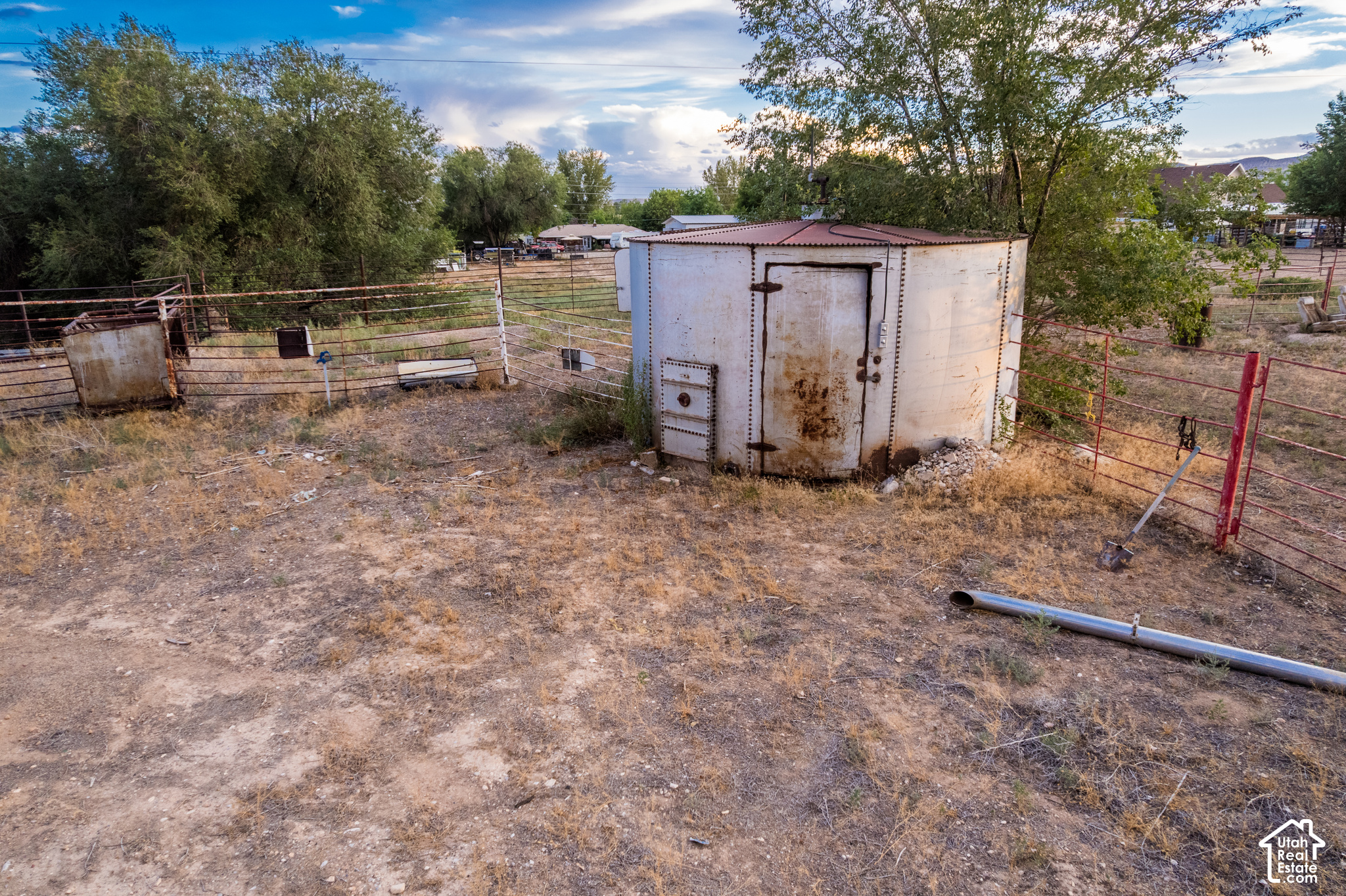 main property photo 34