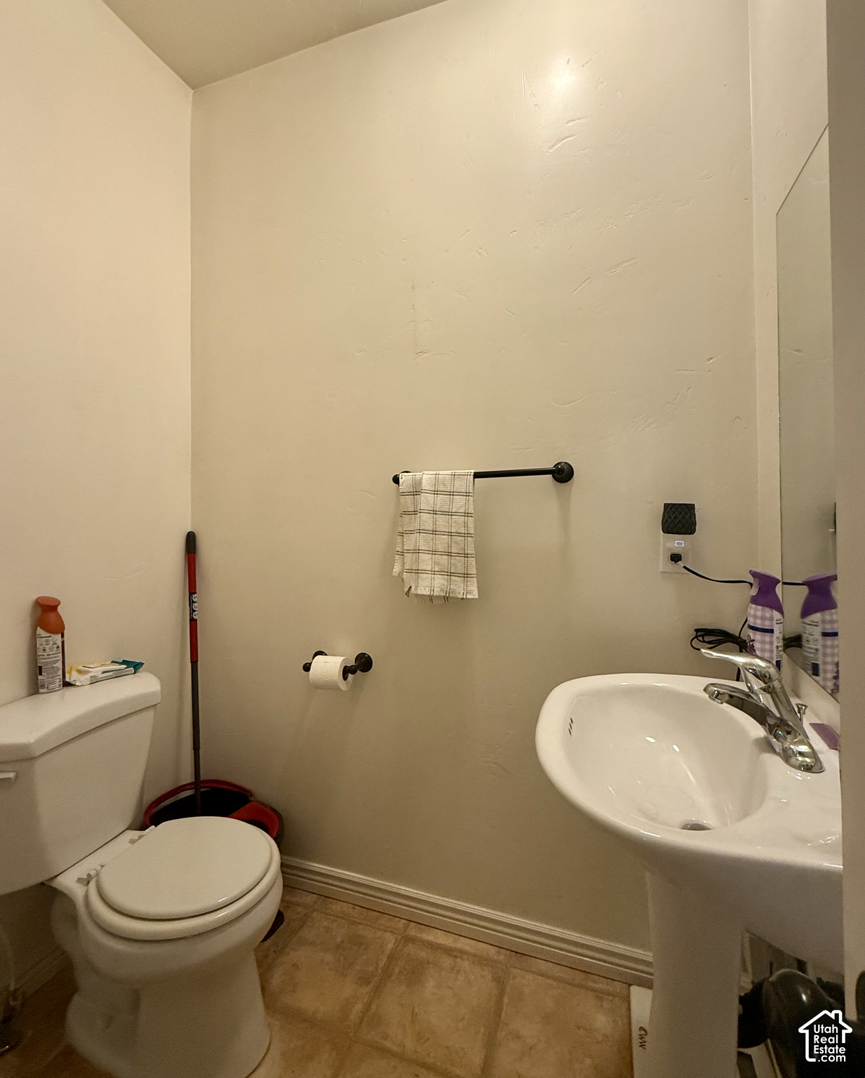 main property photo 6
