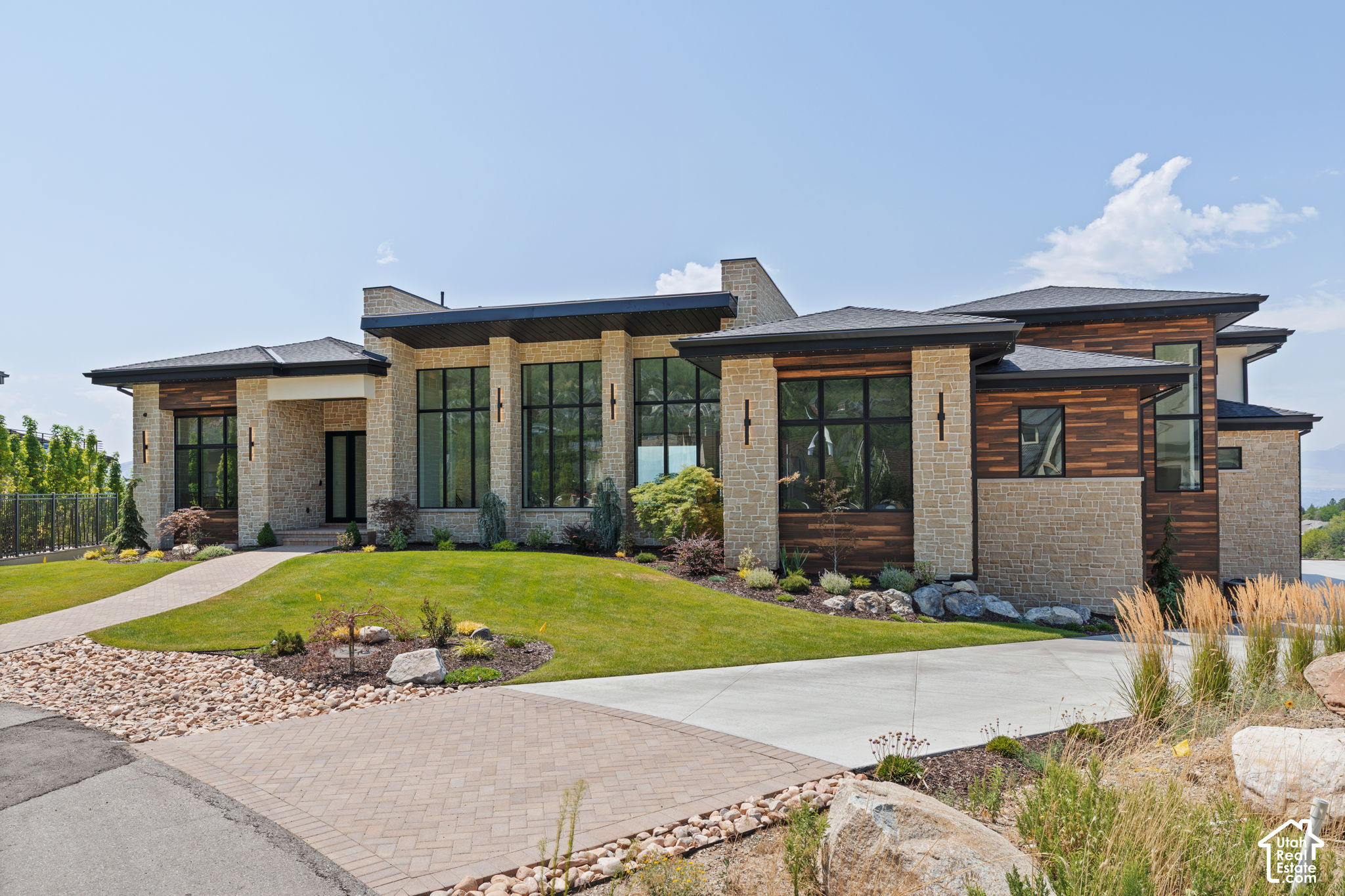 main property photo 11