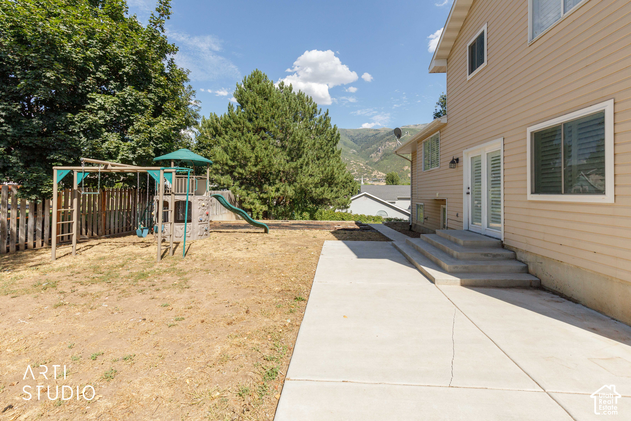 main property photo 32