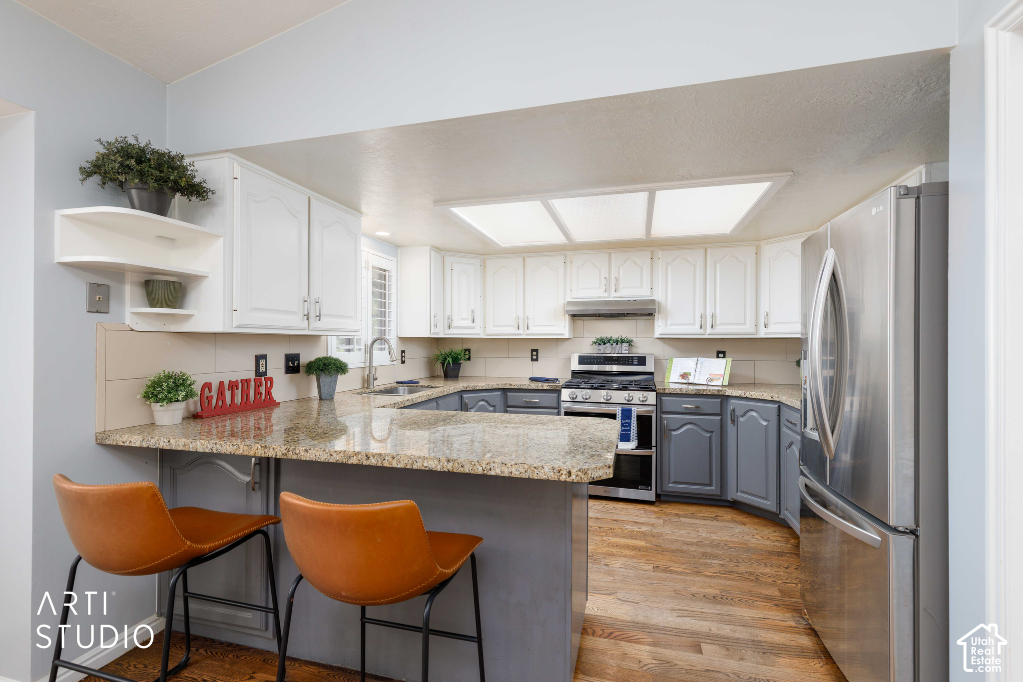 main property photo 8