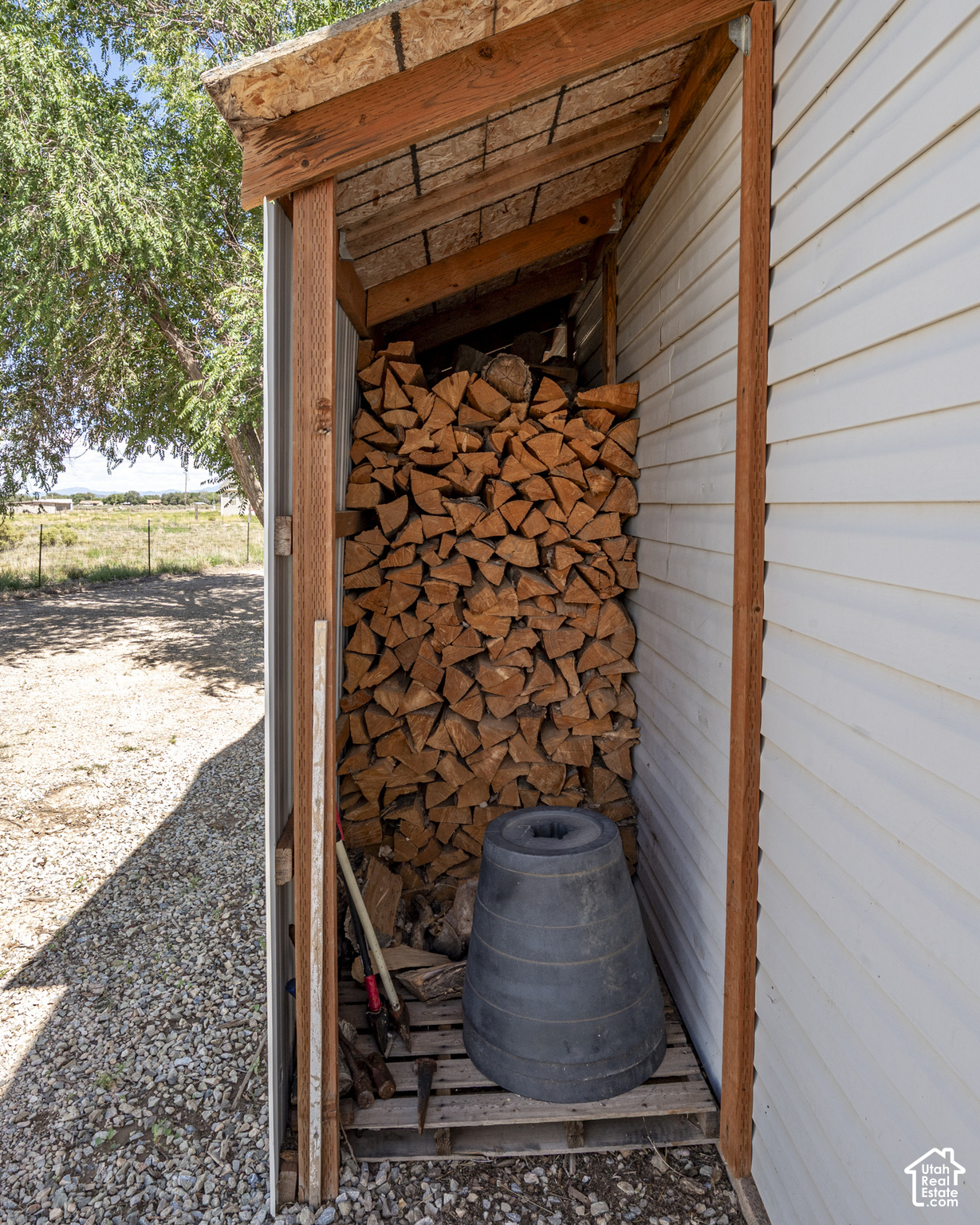 main property photo 74