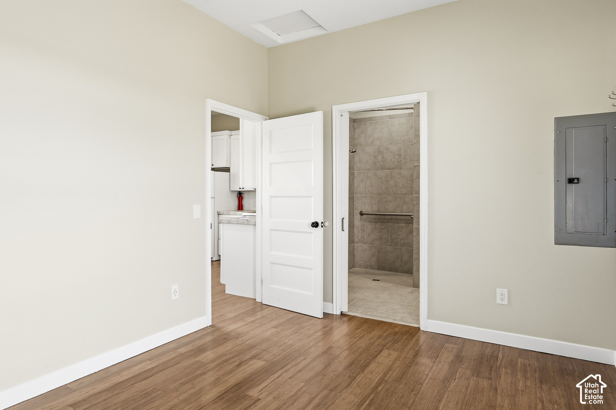 main property photo 90