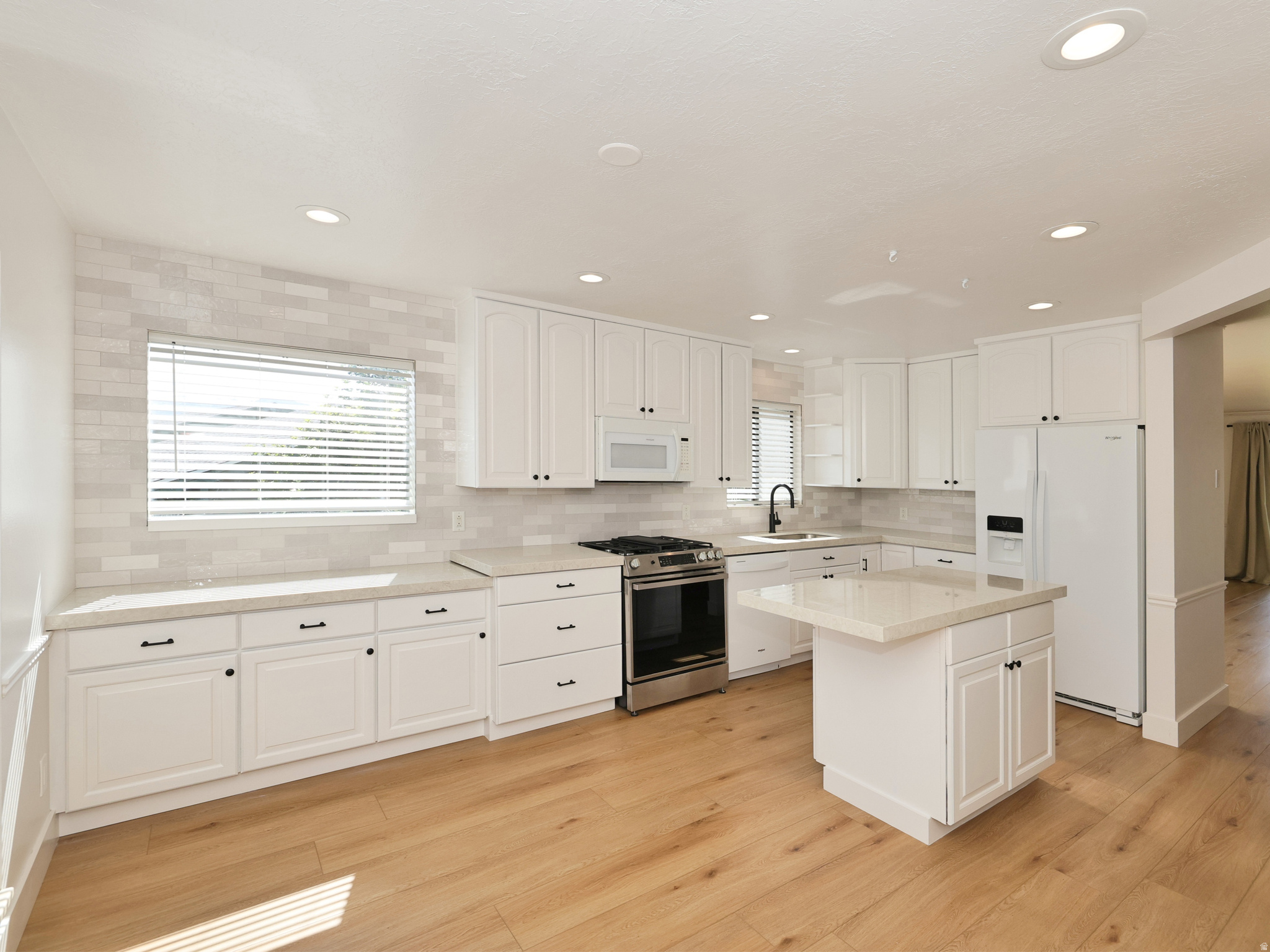 property viewer photo 2