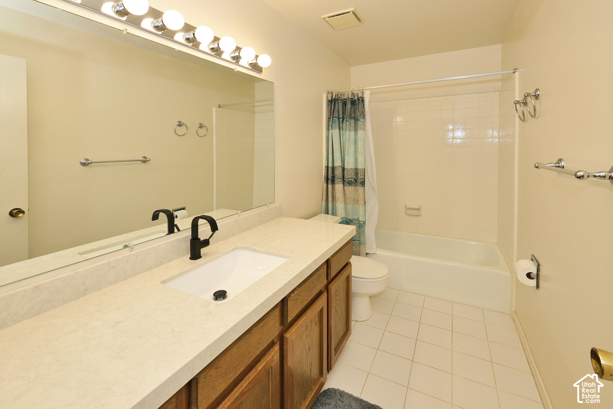 property viewer photo 23