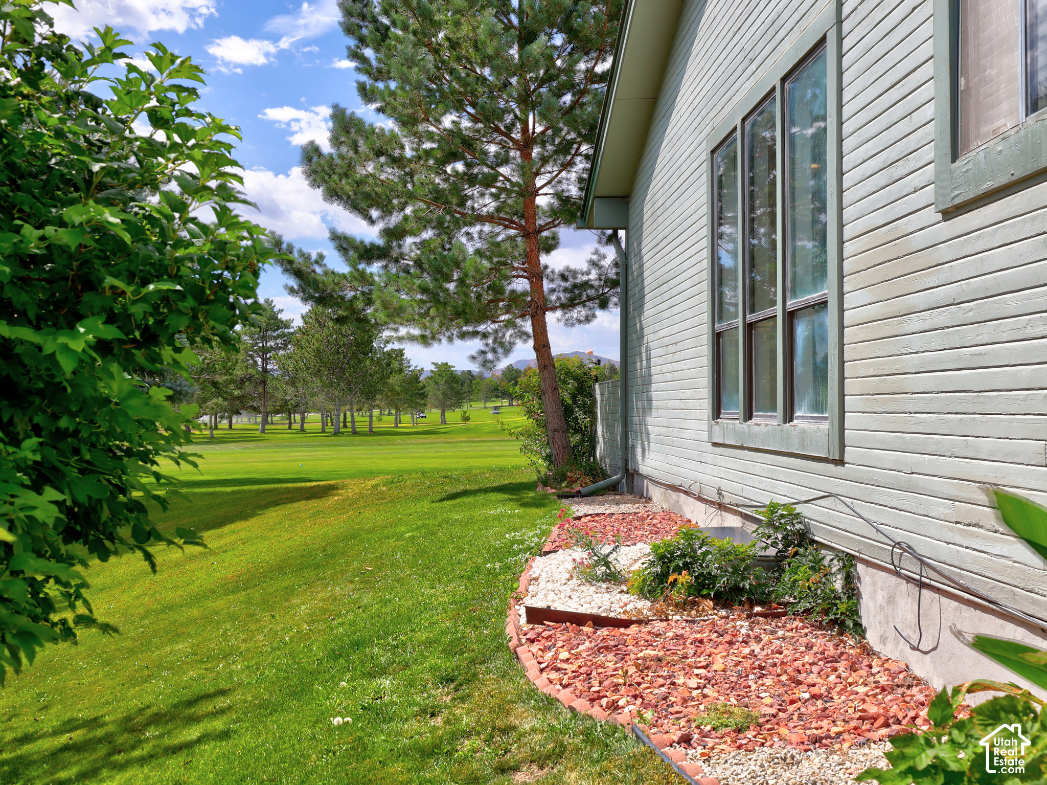 property viewer photo 35