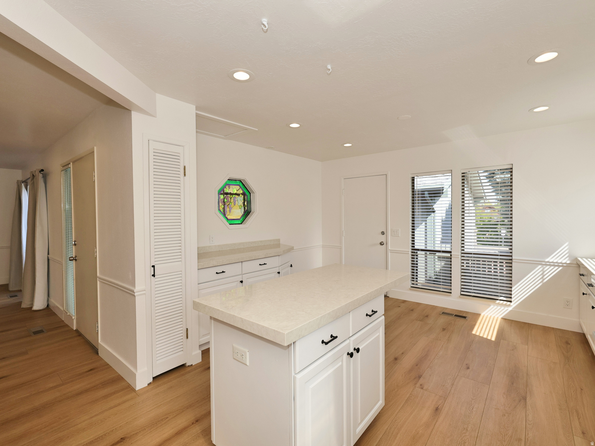 property viewer photo 6