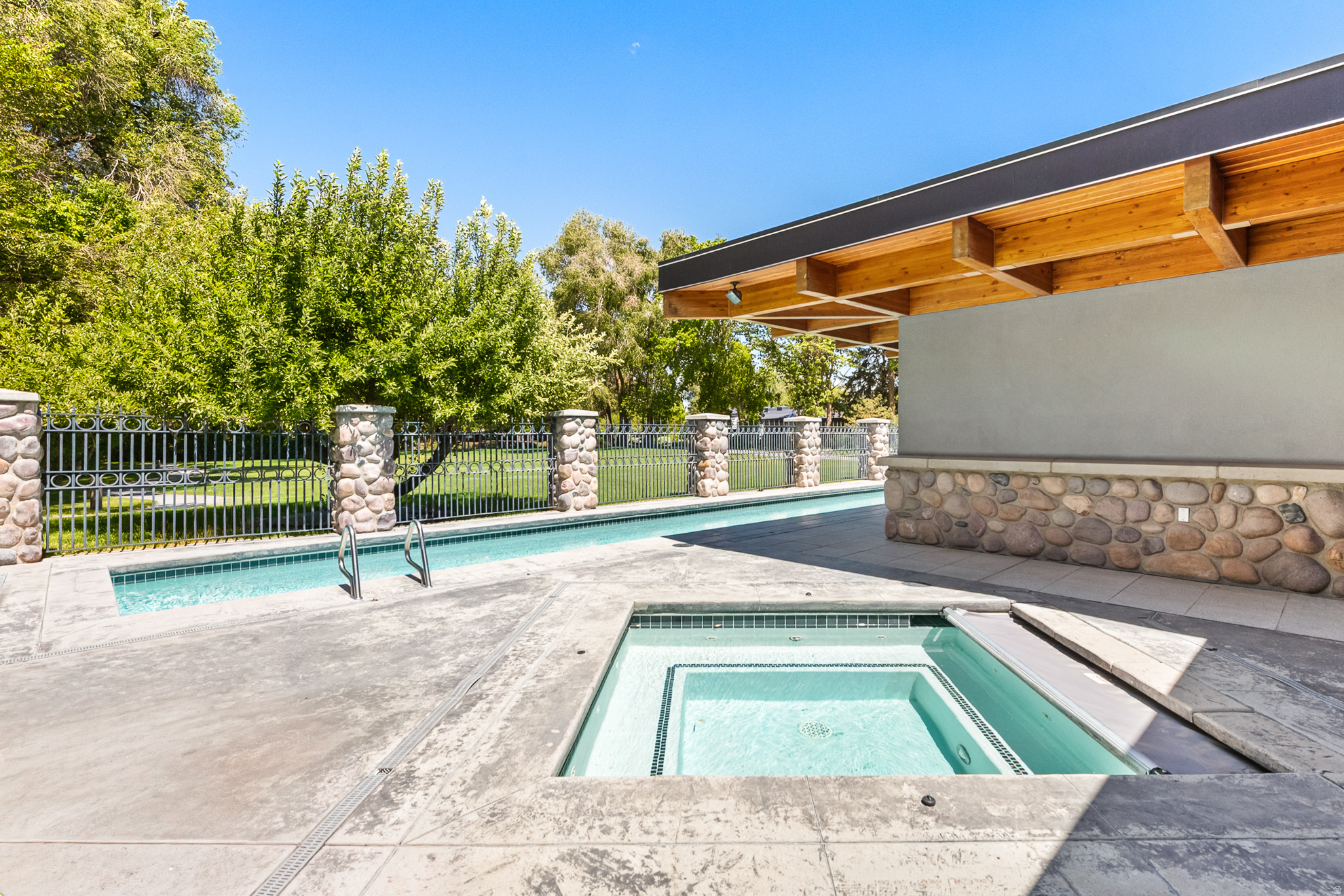 main property photo 47