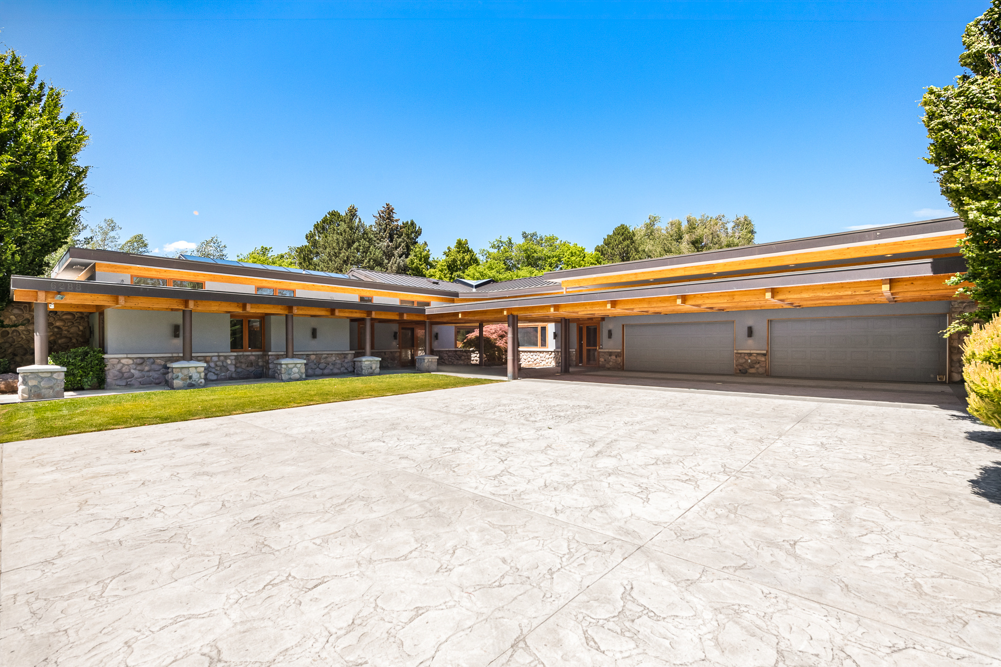 main property photo 51