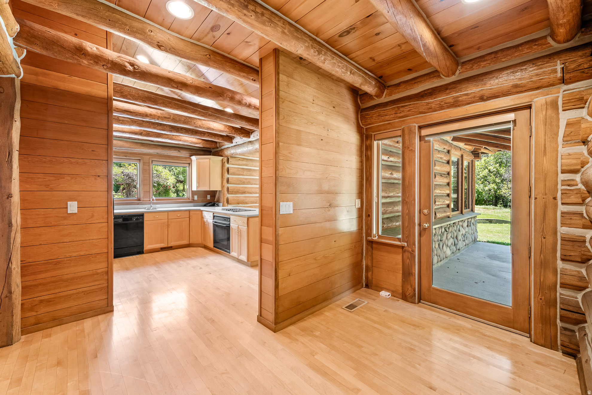 main property photo 78