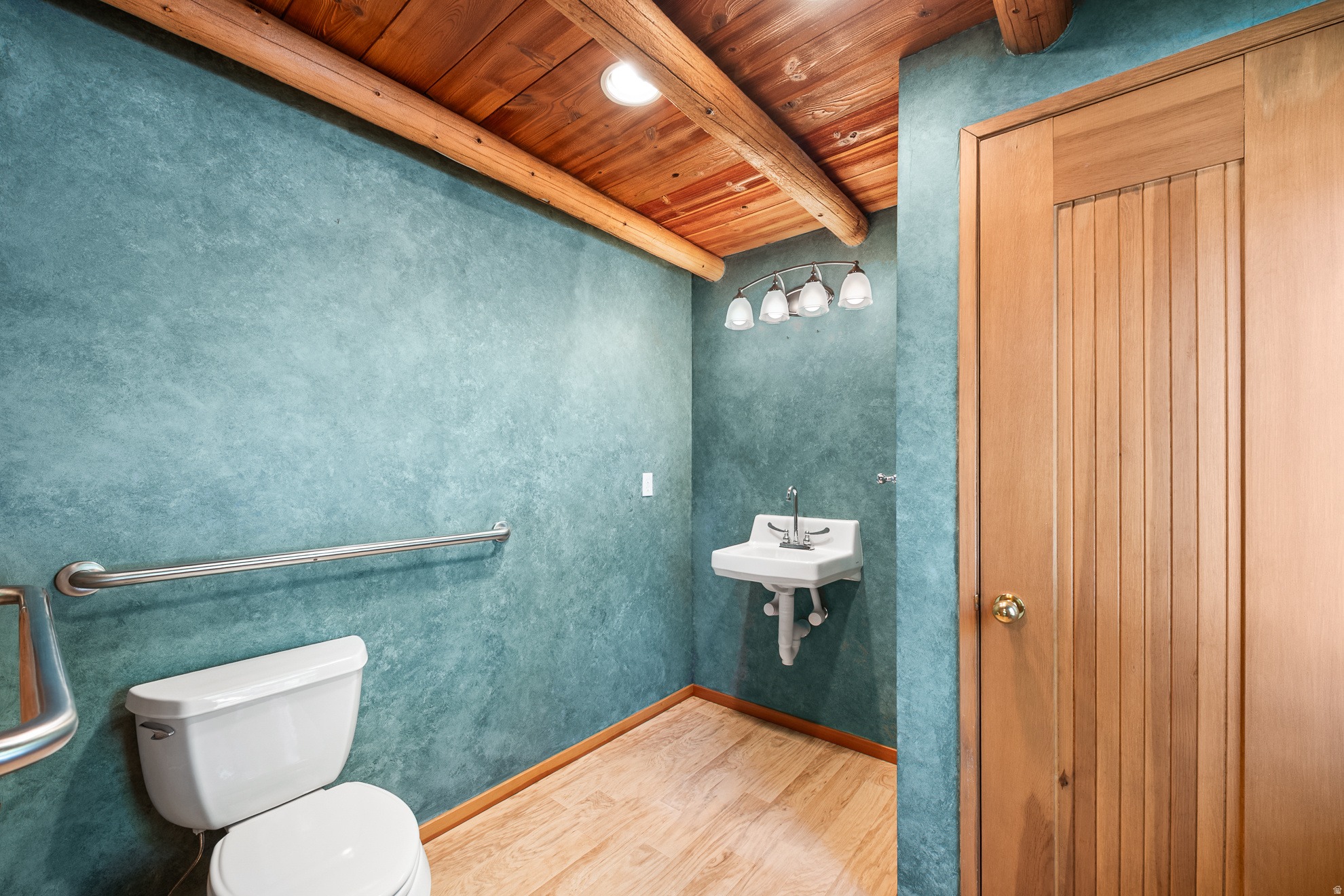 main property photo 90