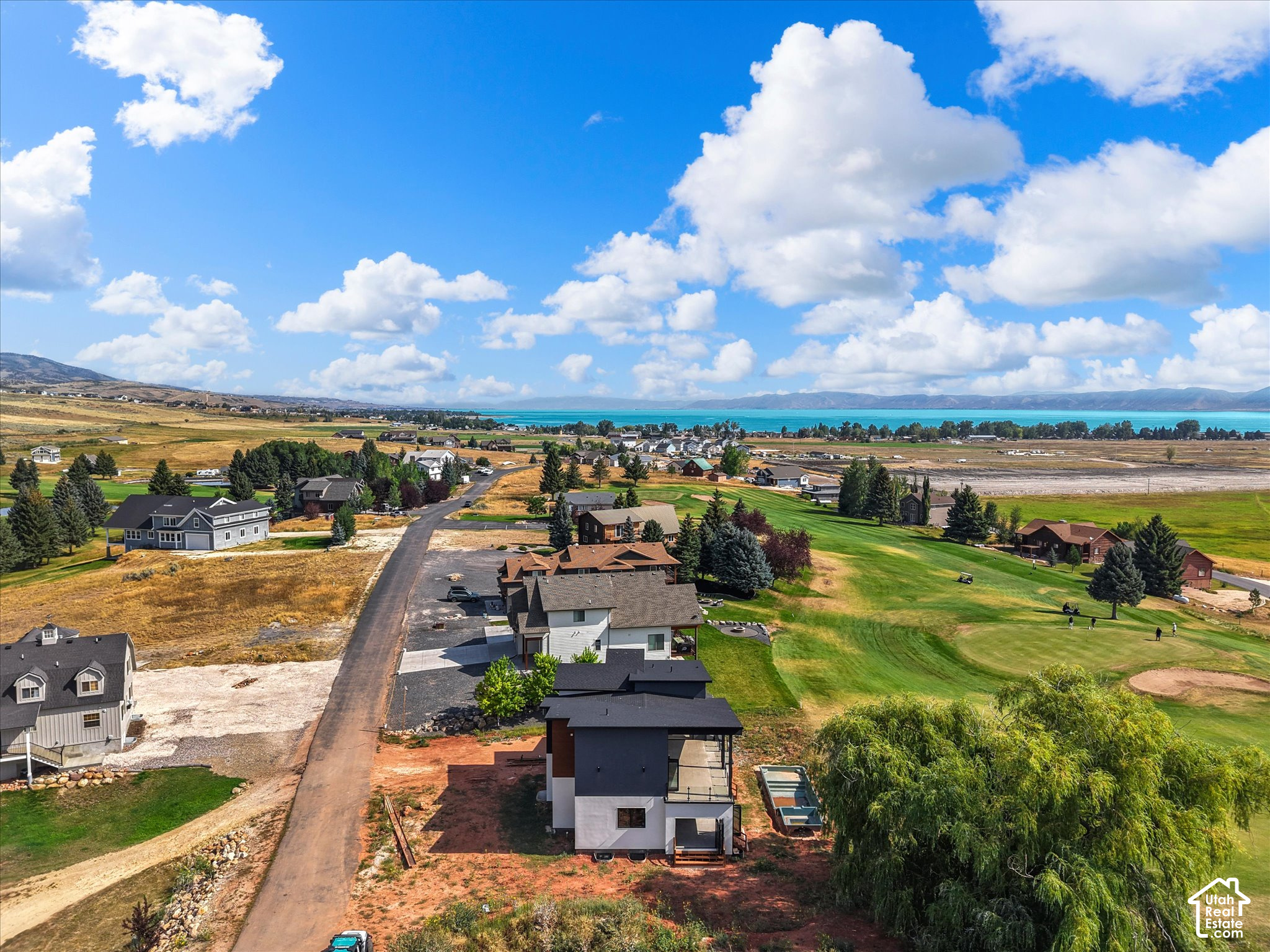 main property photo 9