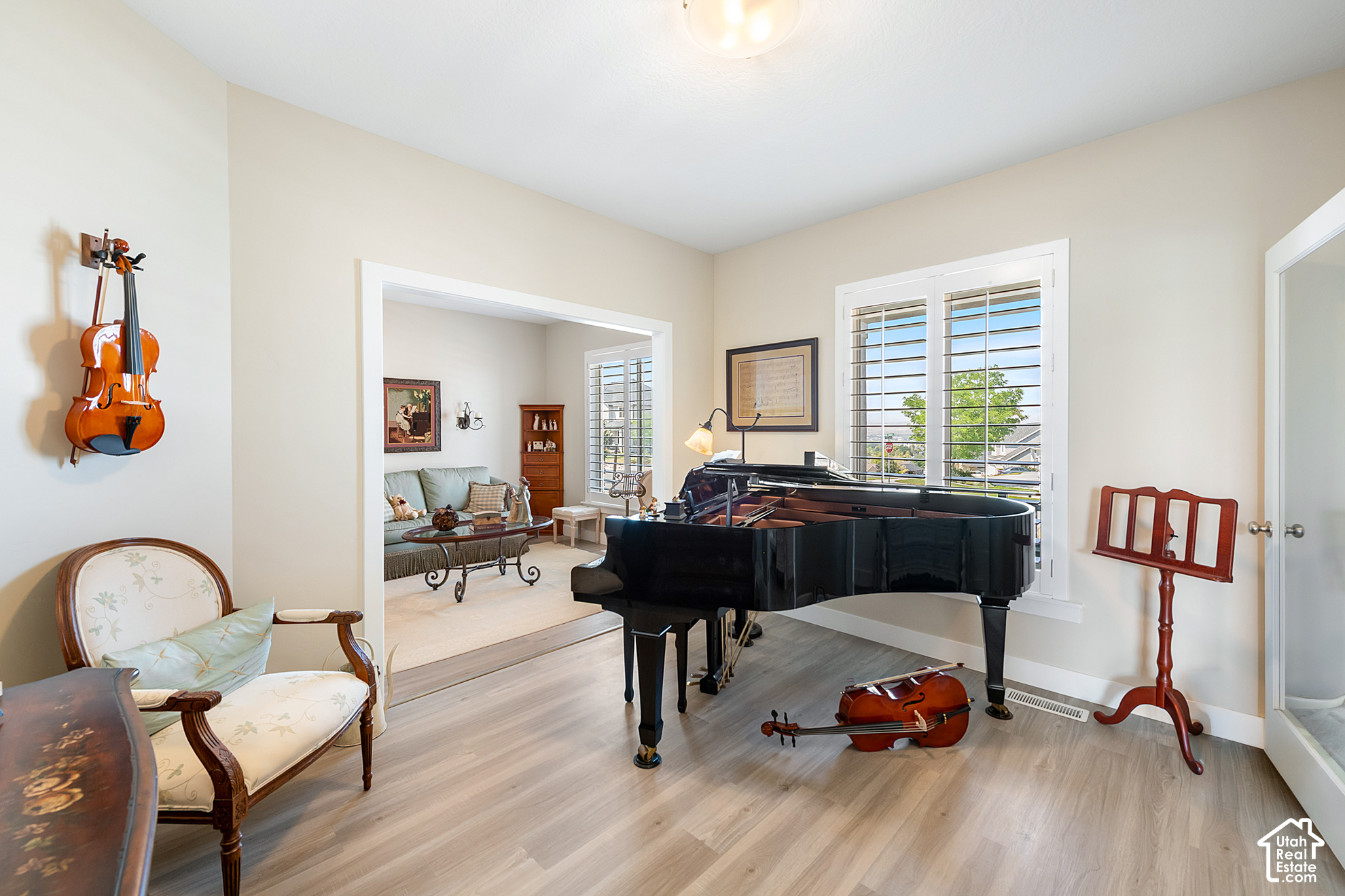 main property photo 14