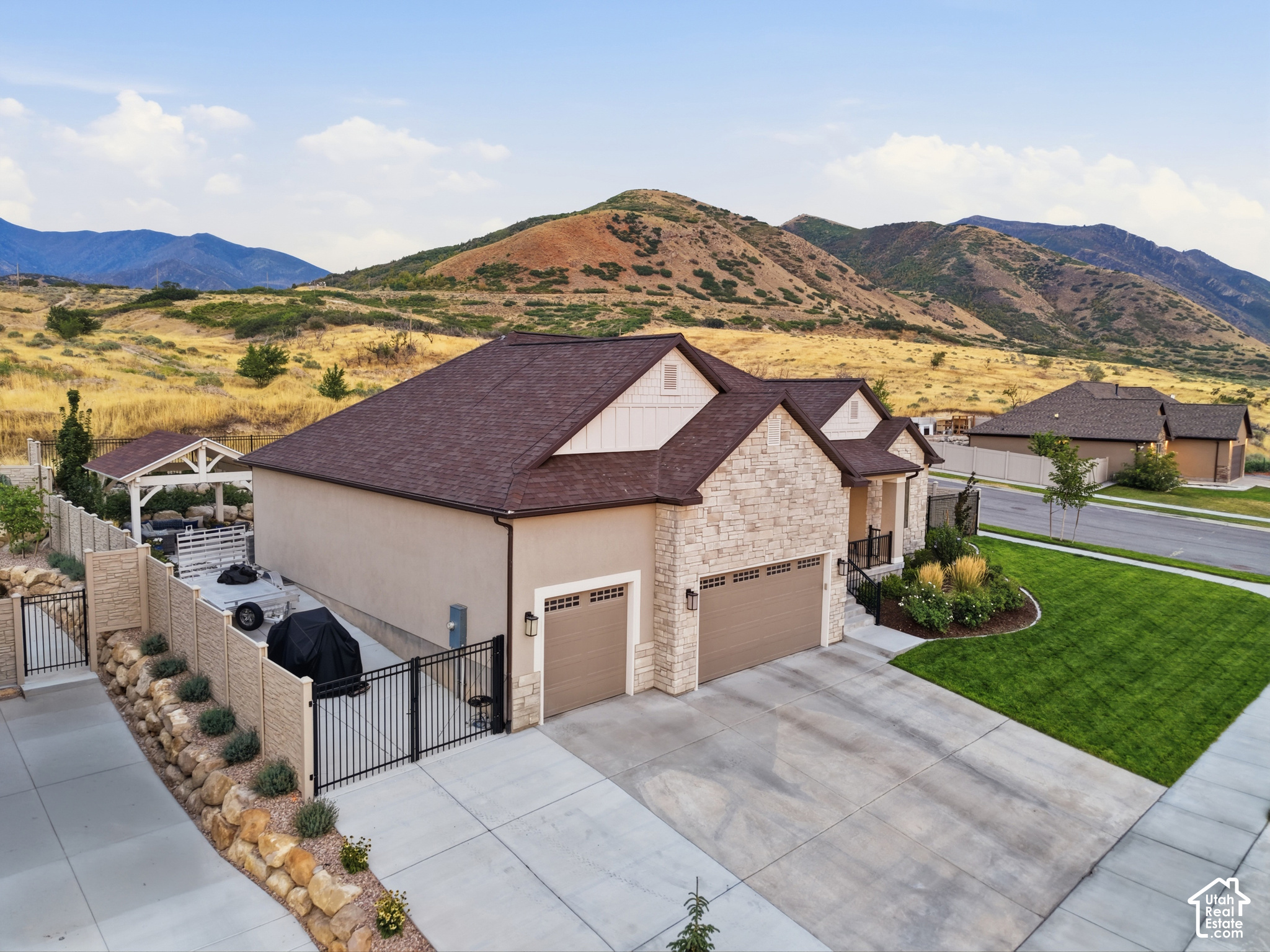 main property photo 32