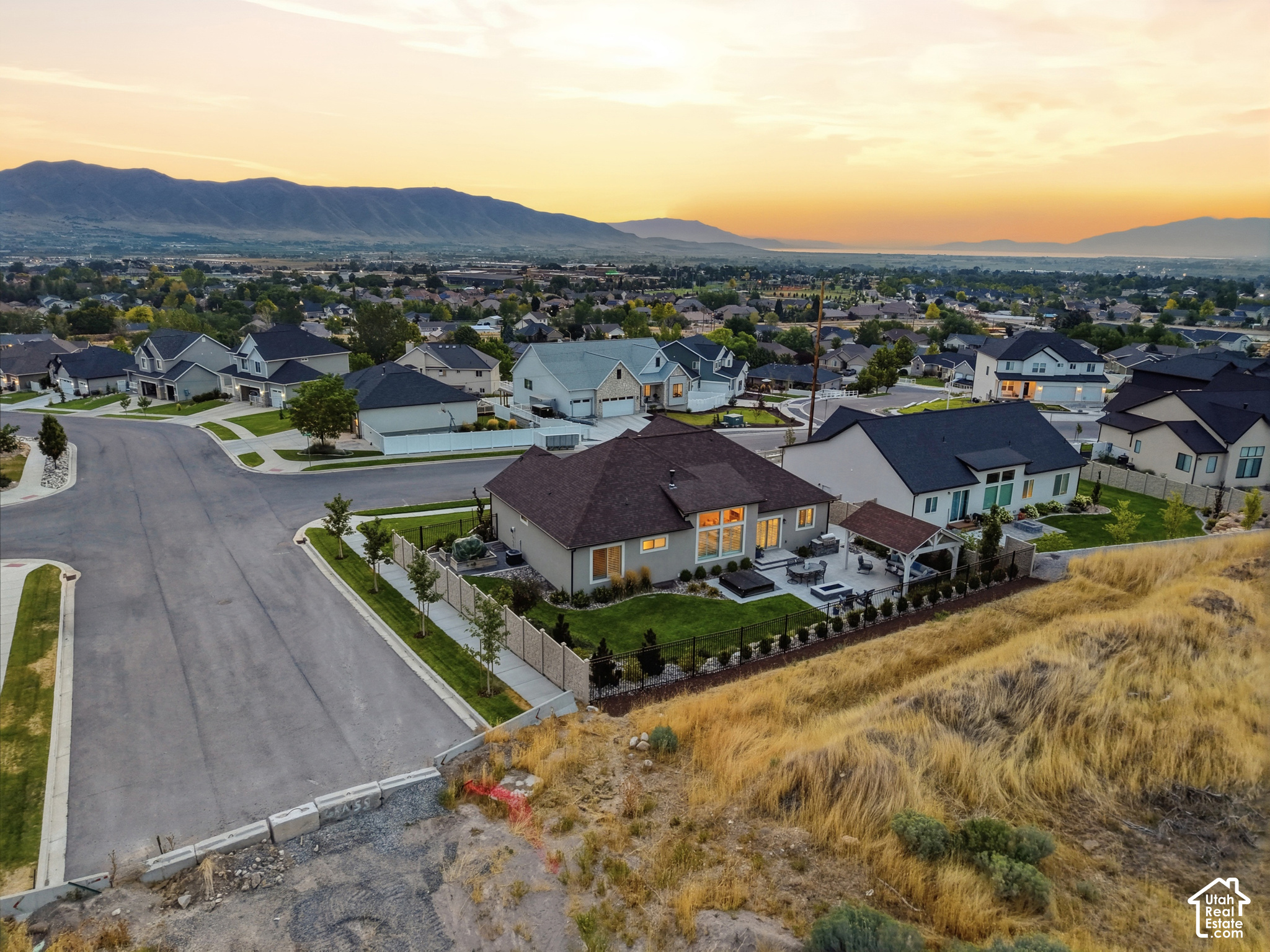 main property photo 40
