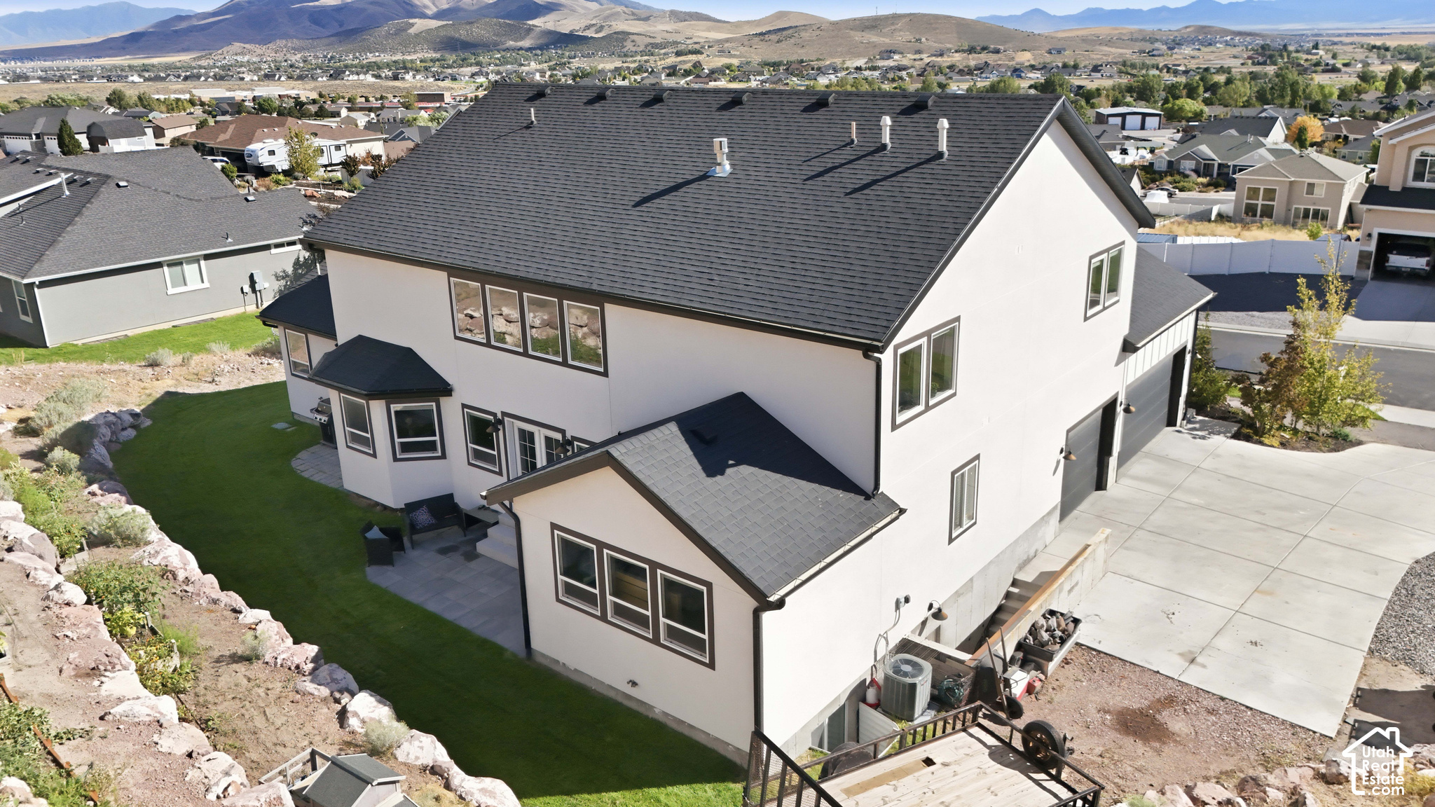 main property photo 78