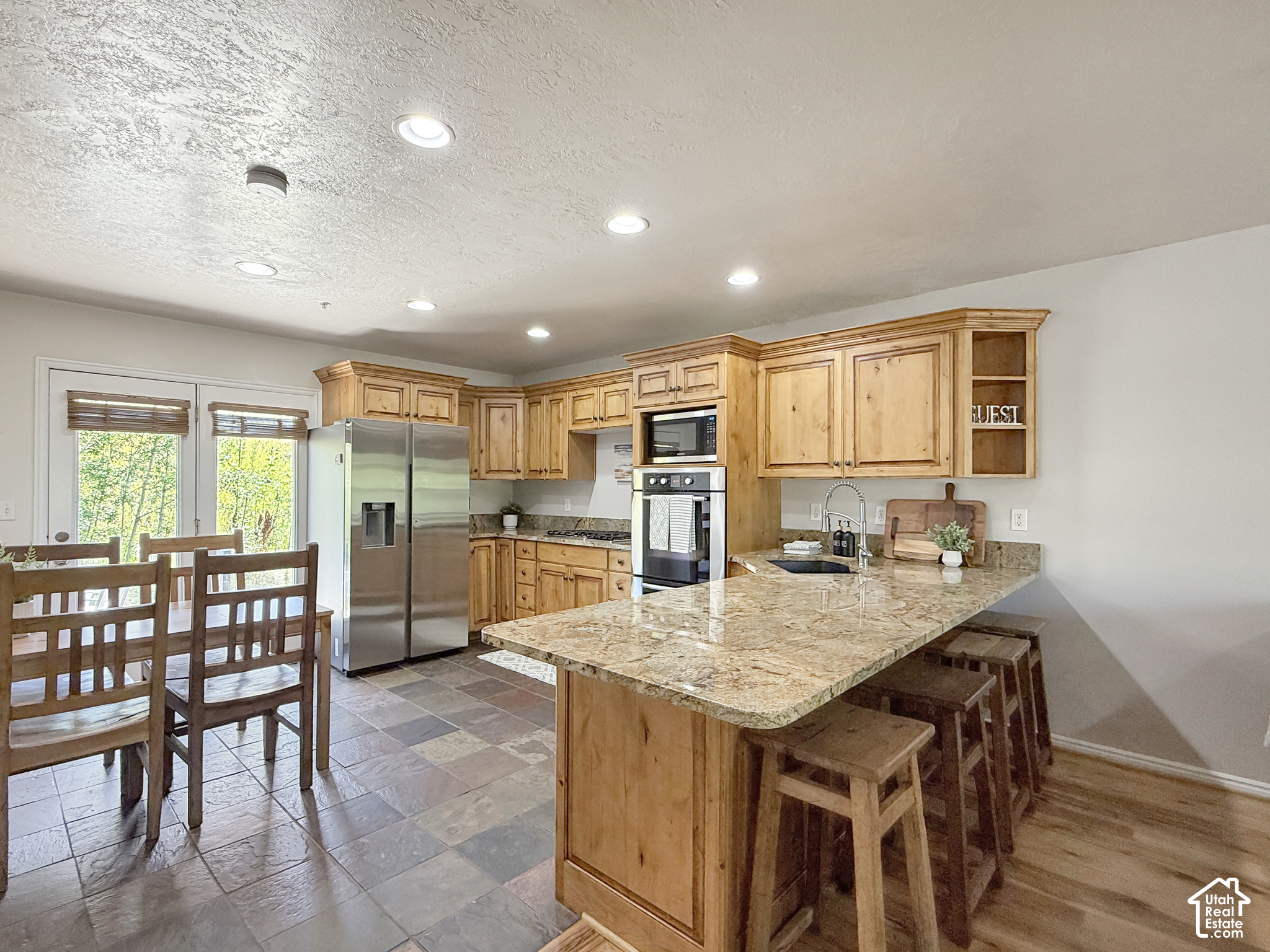 main property photo 6