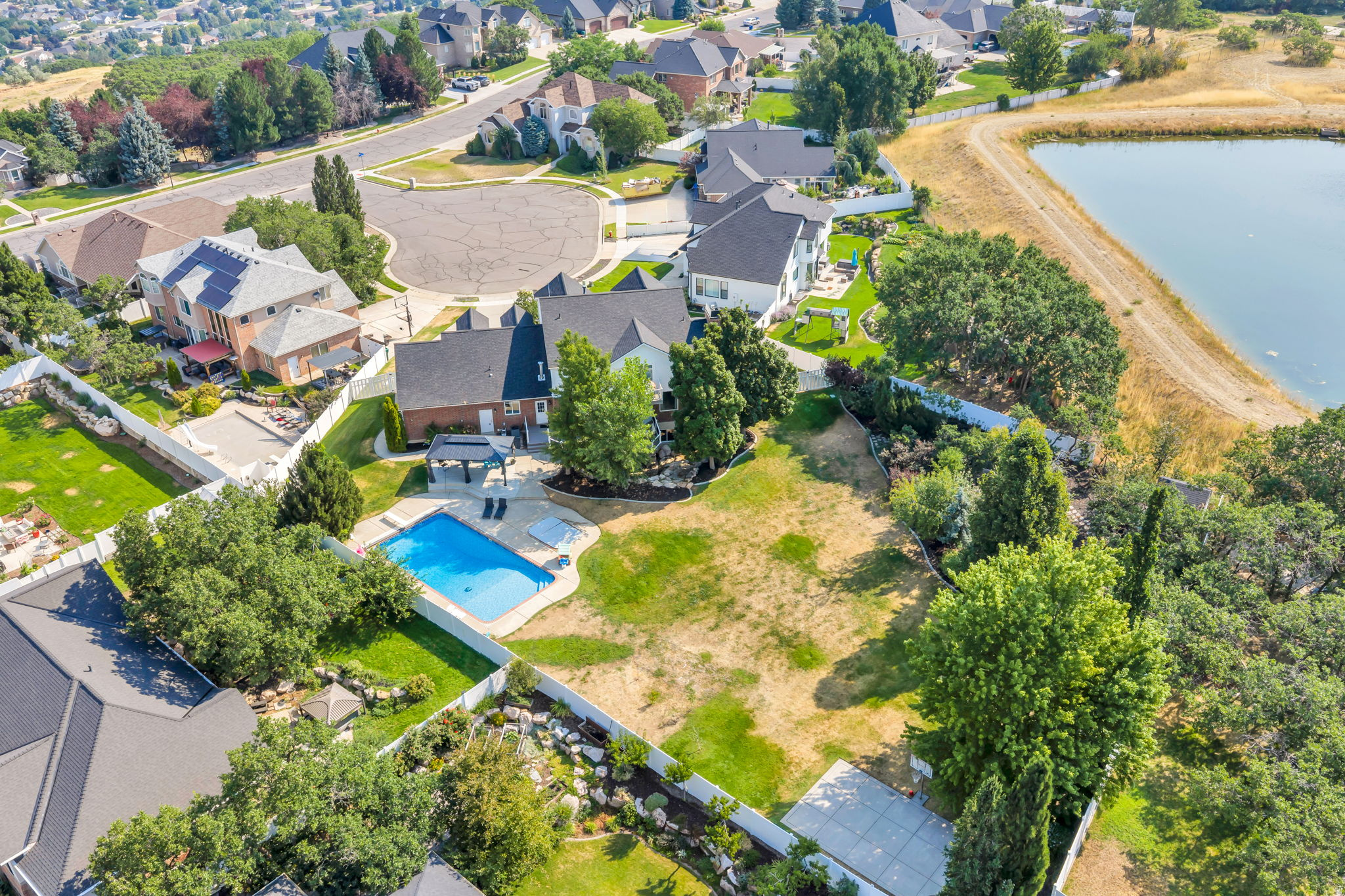 main property photo 88