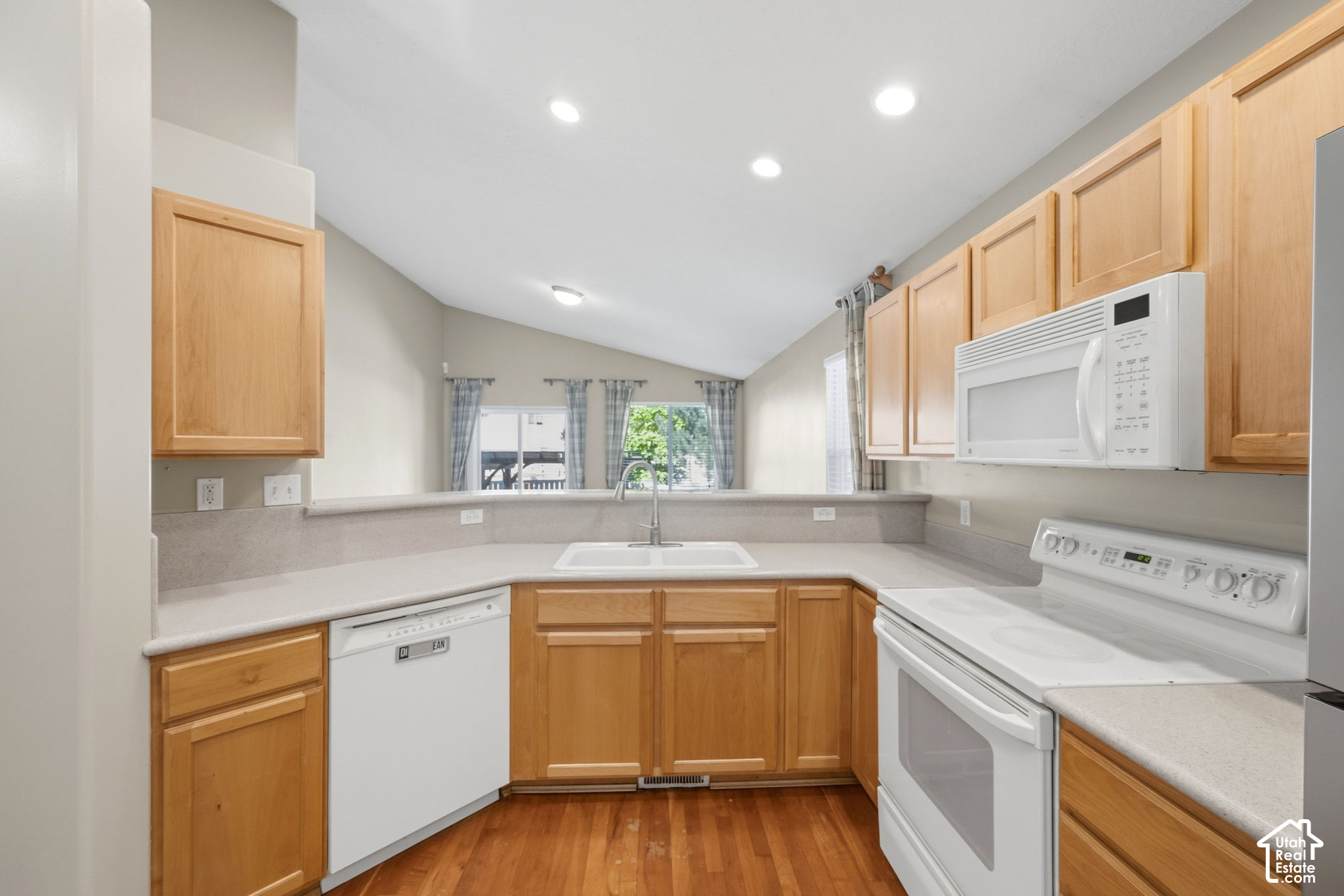 main property photo 18