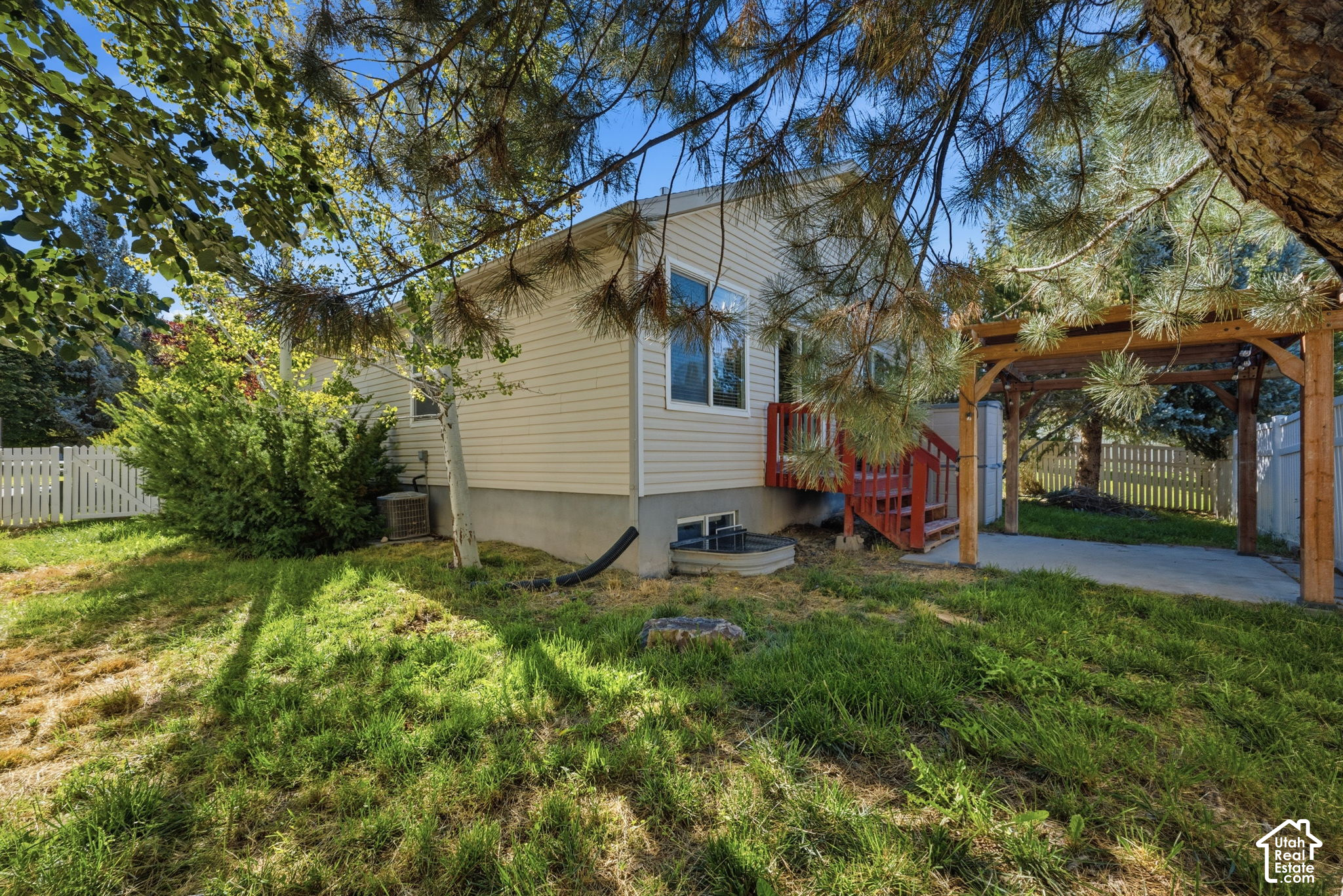 main property photo 4