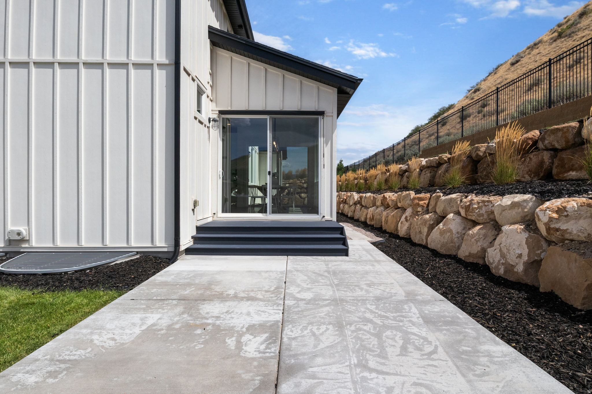 main property photo 35