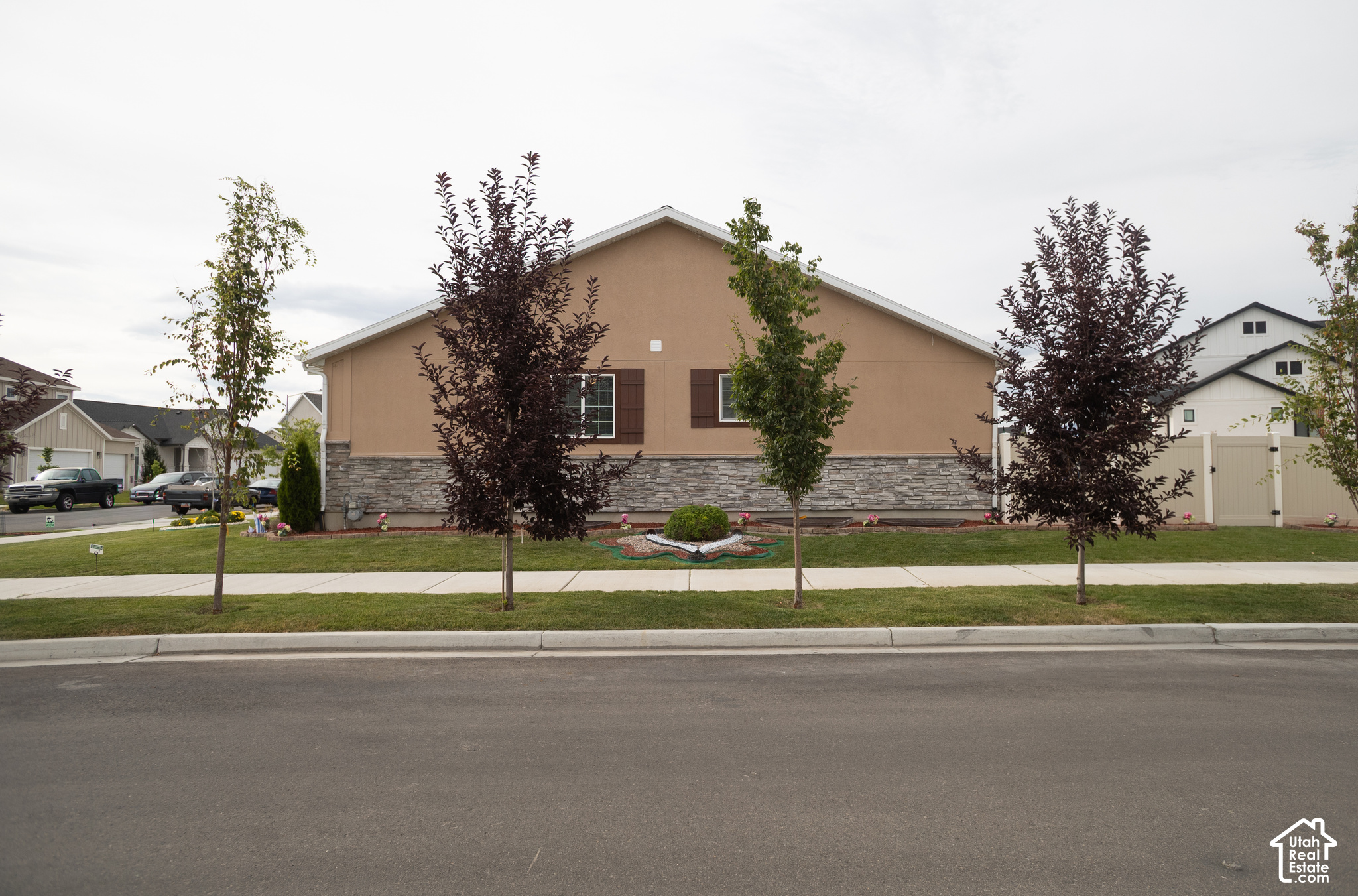 main property photo 25