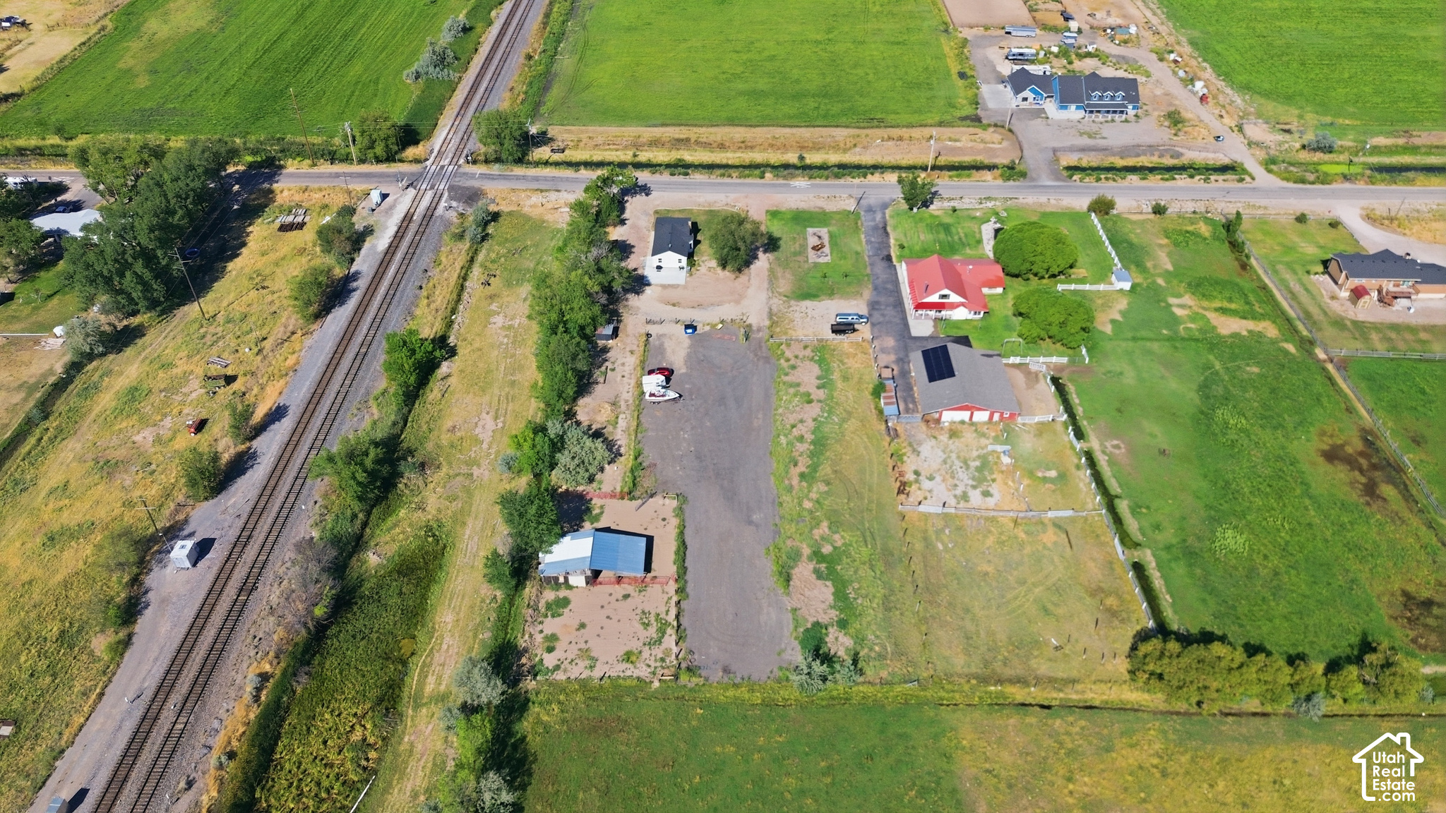 main property photo 23