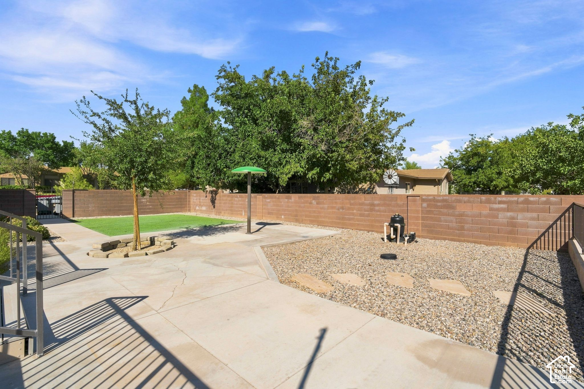 main property photo 28