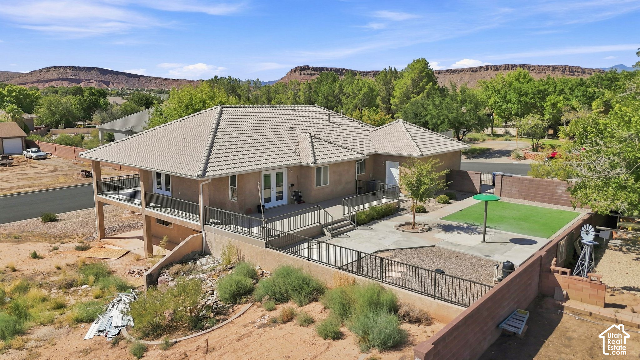 main property photo 45