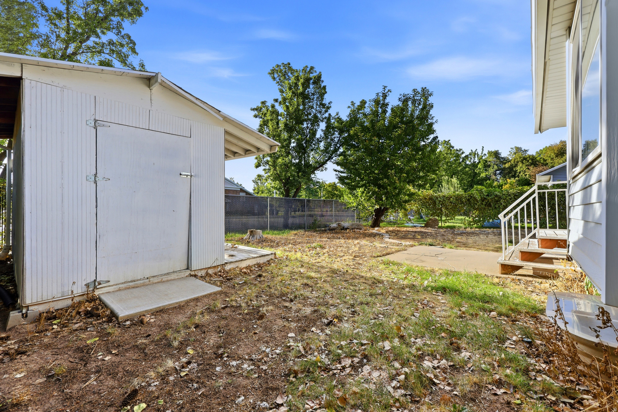 main property photo 36