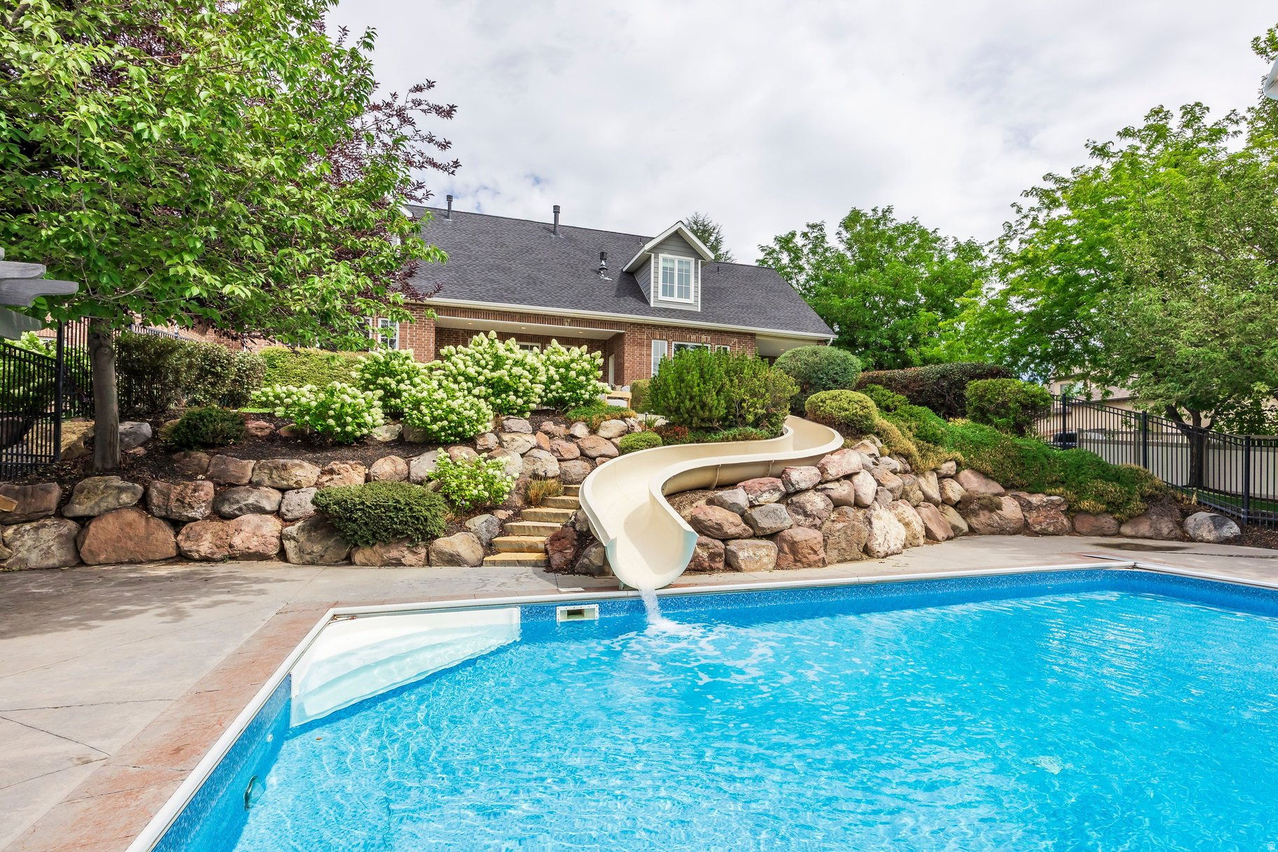 main property photo 74