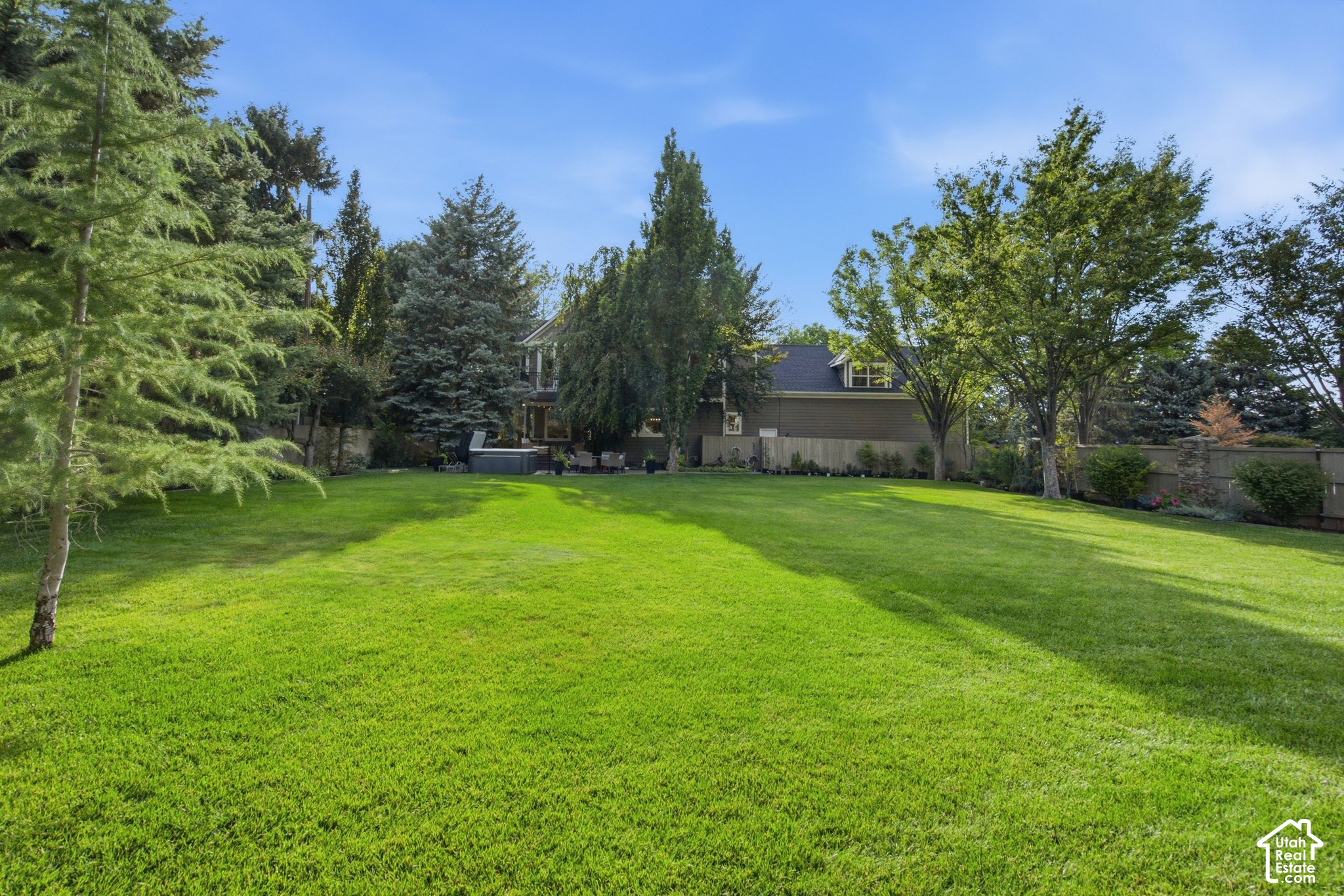 main property photo 16